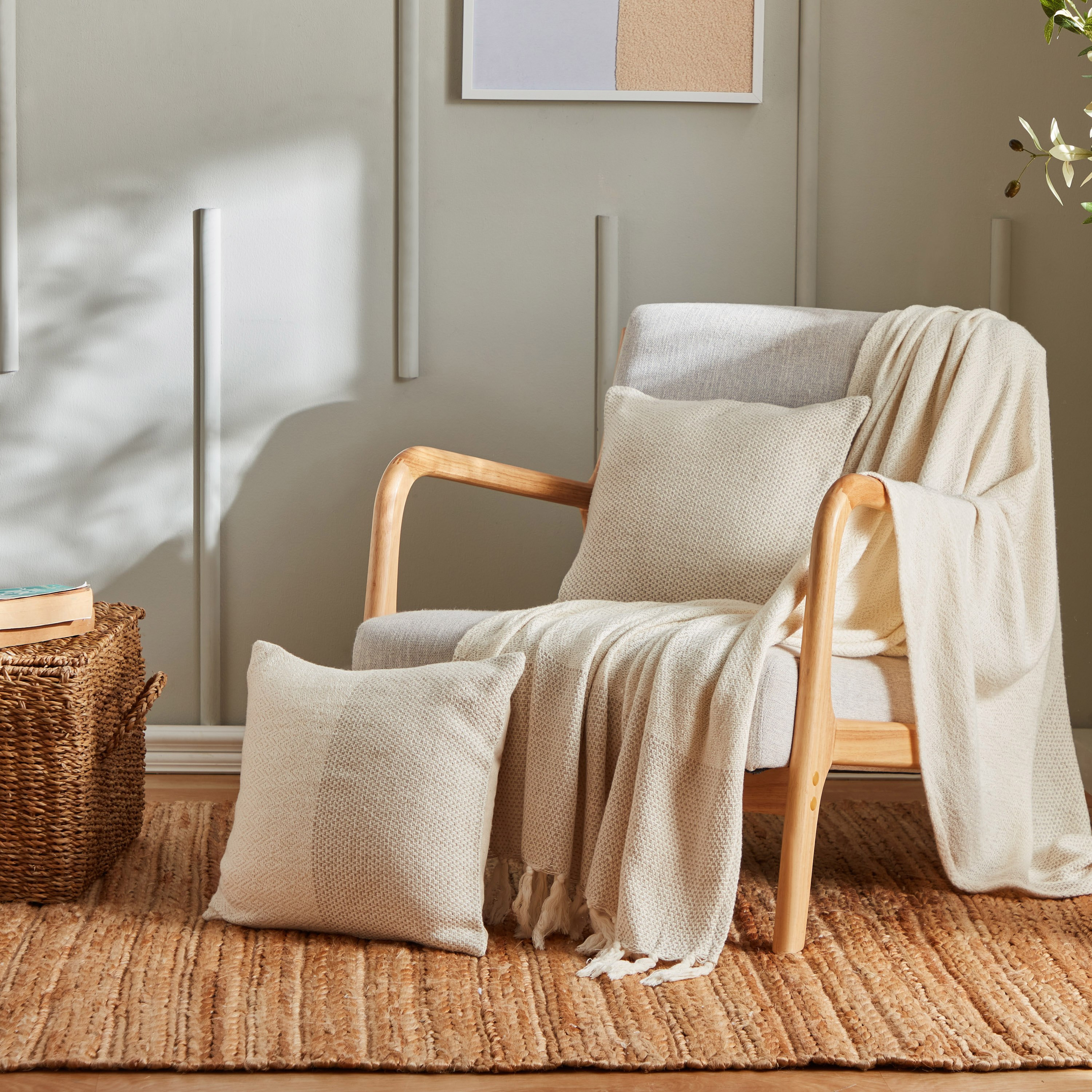 غطاء وسادة وبطانية خفيفة من سارة - طقم من 3 قطع-hbxhomeware-cushionsandcovers-cushioncovers-image-1