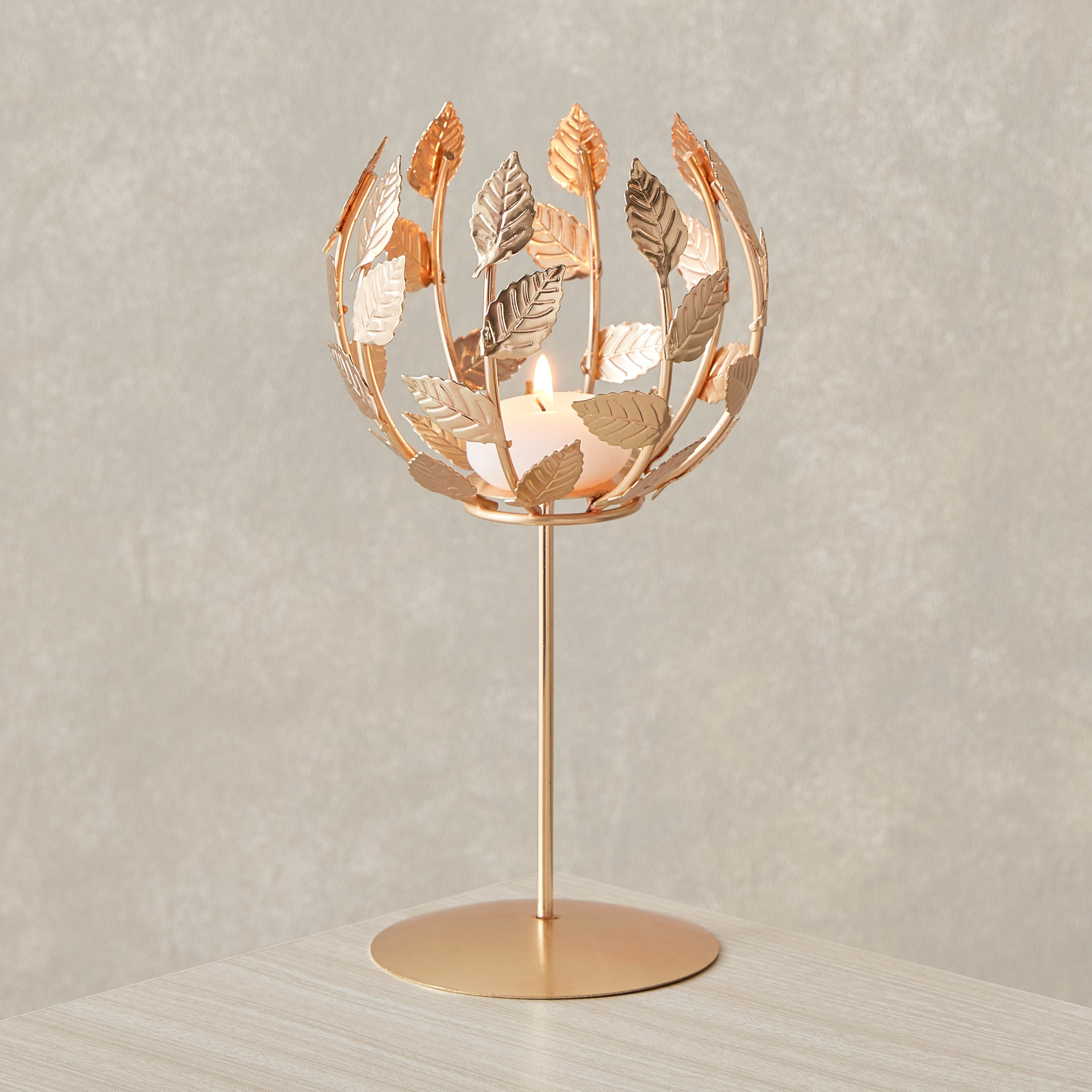 حامل شموع معدني بتصميم أوراق الشجر من أورلي - 12.5x26 سم-hbxlivingroom-decorandaccessories-candleholders-image-1