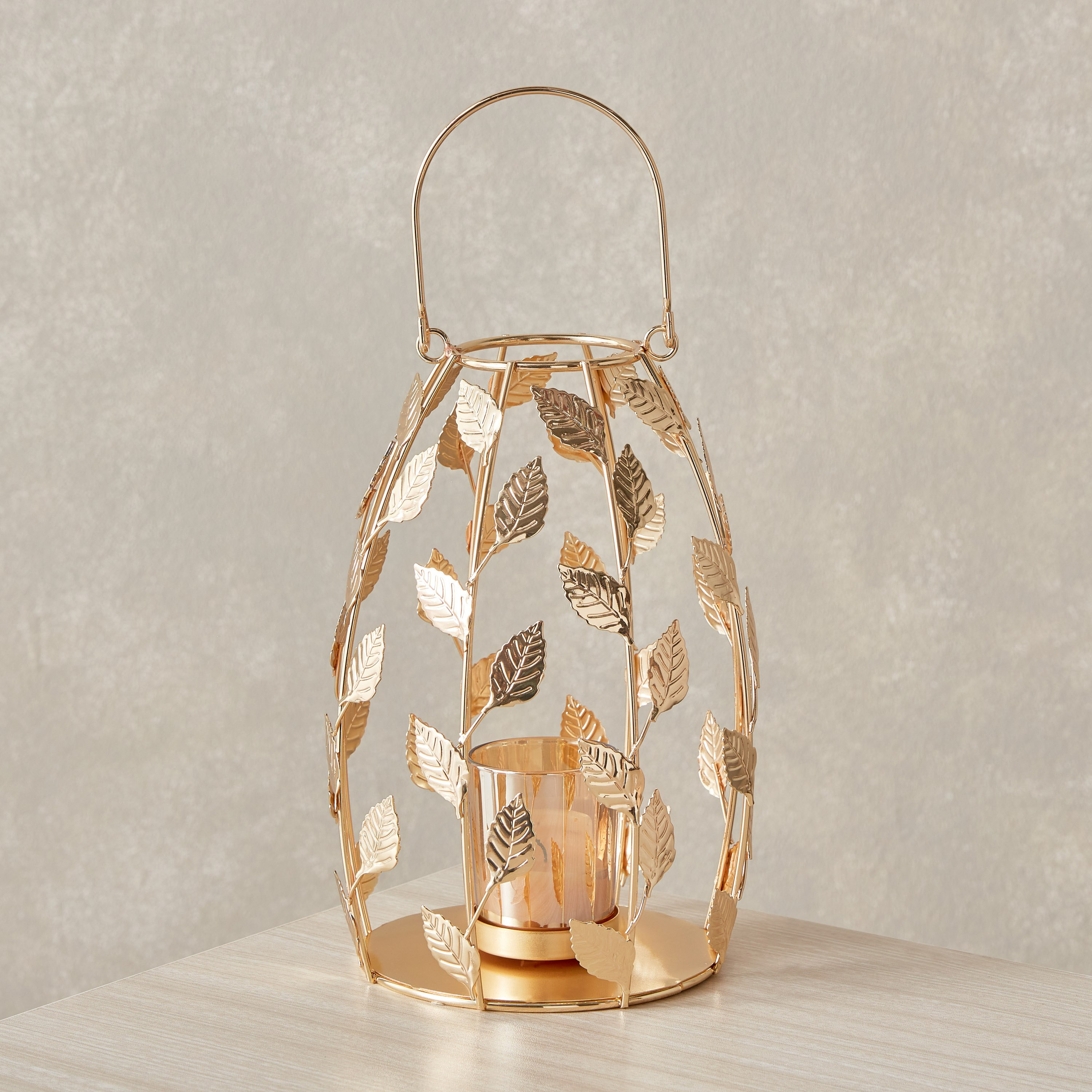 حامل شموع معدني بتصميم ورقة شجر مع زجاج فوتيف من أورلي - 14.5x23 سم-hbxdecorandfurnishings-homeaccessories-lanterns-image-2