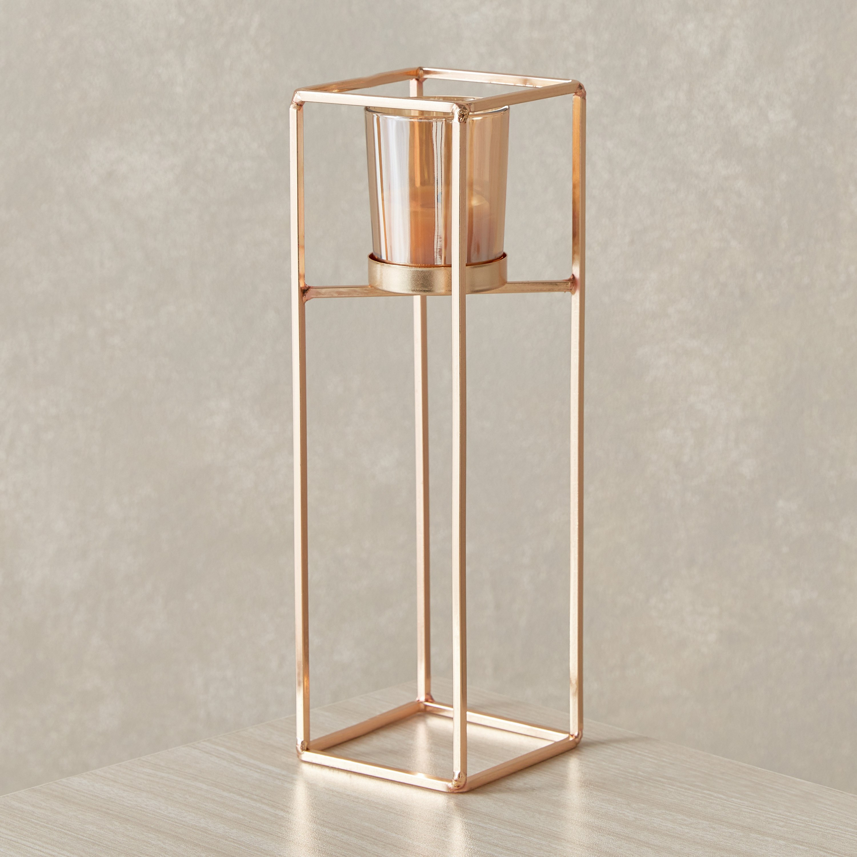 حامل شموع معدني بتصميم عصري مع زجاج فوتيف من أورلي - 8x8x26 سم-hbxlivingroom-decorandaccessories-candleholders-image-2