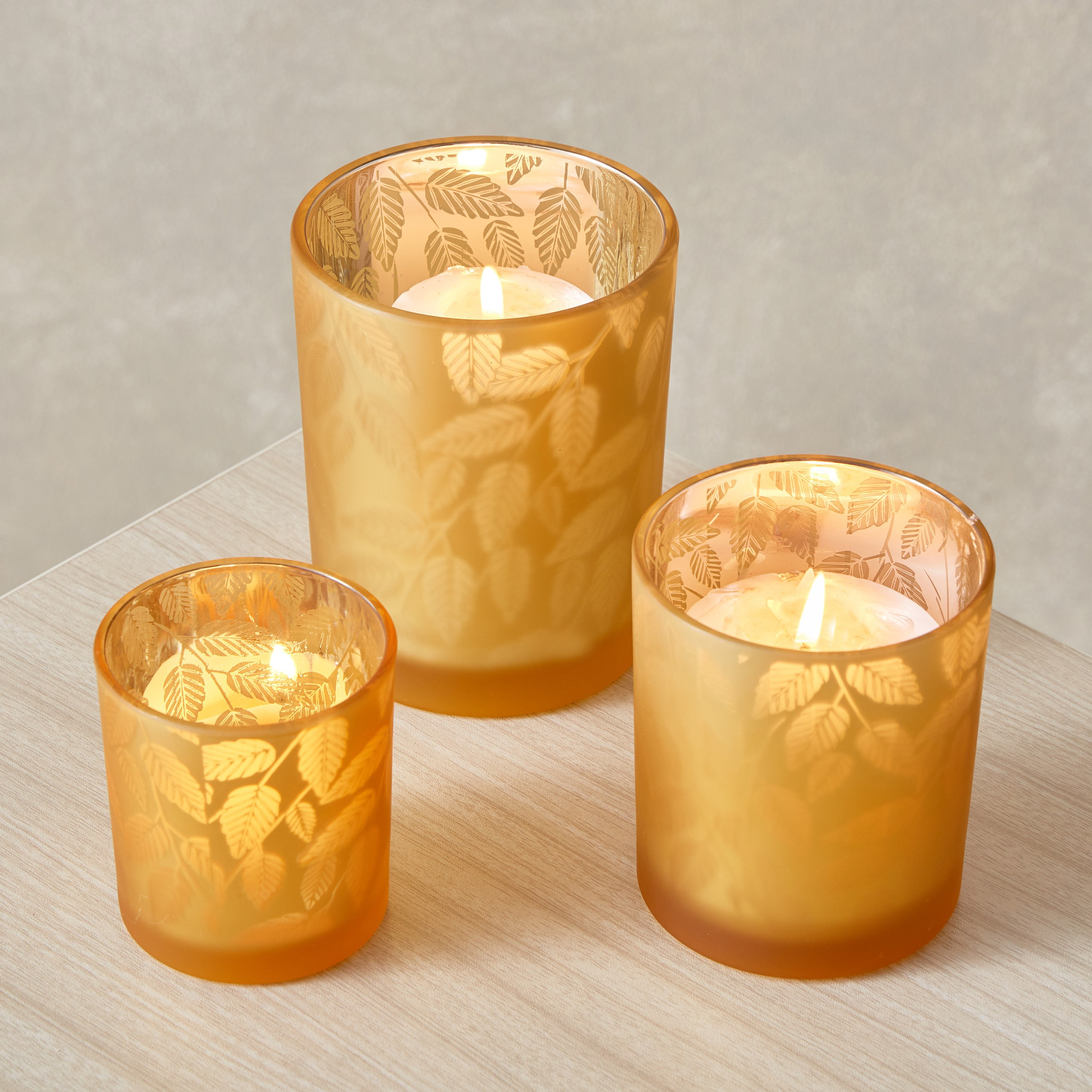 طقم حاملات شموع زجاج- 3 قطع من أورلي-hbxlivingroom-decorandaccessories-candleholders-image-2