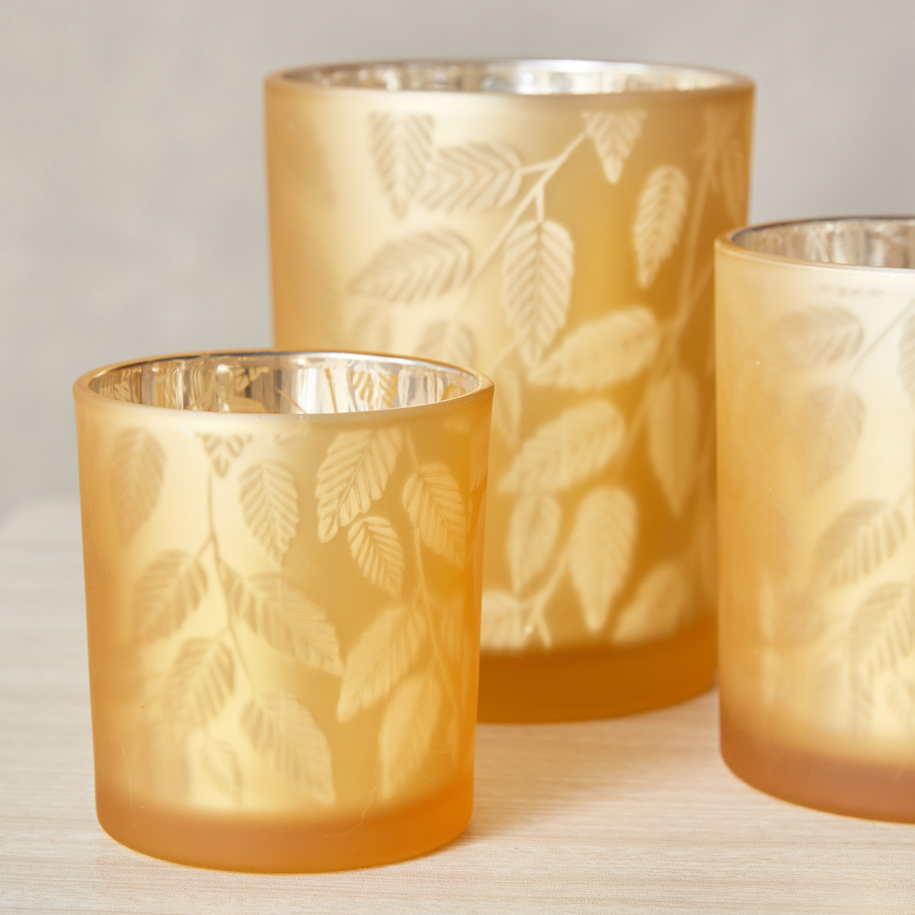 طقم حاملات شموع زجاج- 3 قطع من أورلي-hbxlivingroom-decorandaccessories-candleholders-image-4