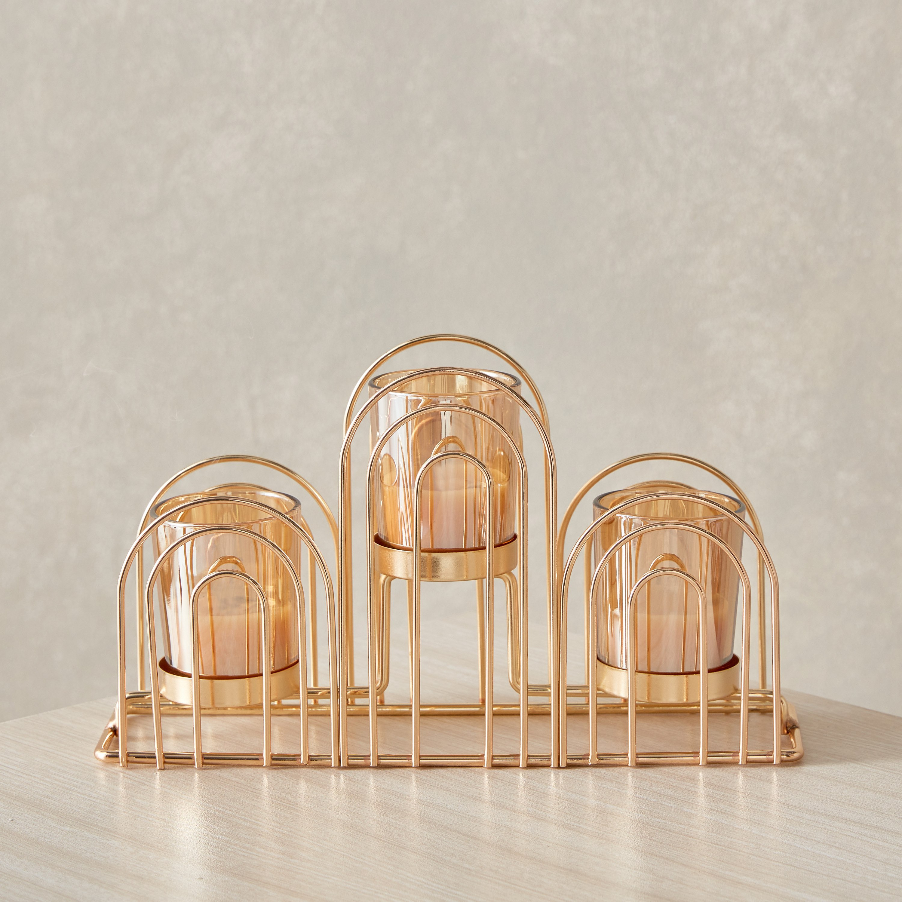 حامل شموع معدني بتصميم قوس مع زجاج فوتيف من أورلي - 25x7x14 سم-hbxlivingroom-decorandaccessories-candleholders-image-2