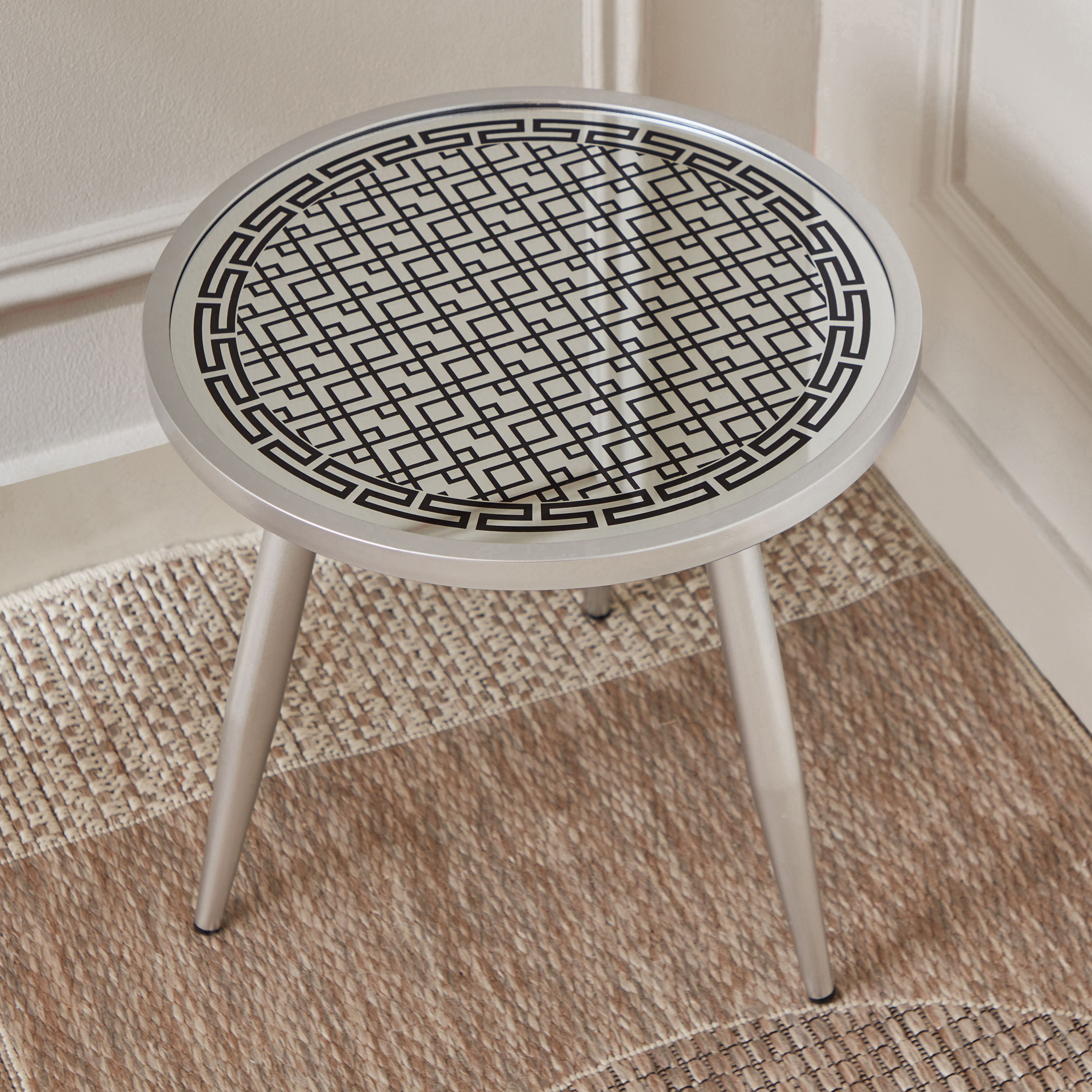 طاولة زينة زجاج بطبعات وتشطيب مشرق من كارلا - 39x39x36 سم-hbxfurniture-livingroom-endtables-image-3