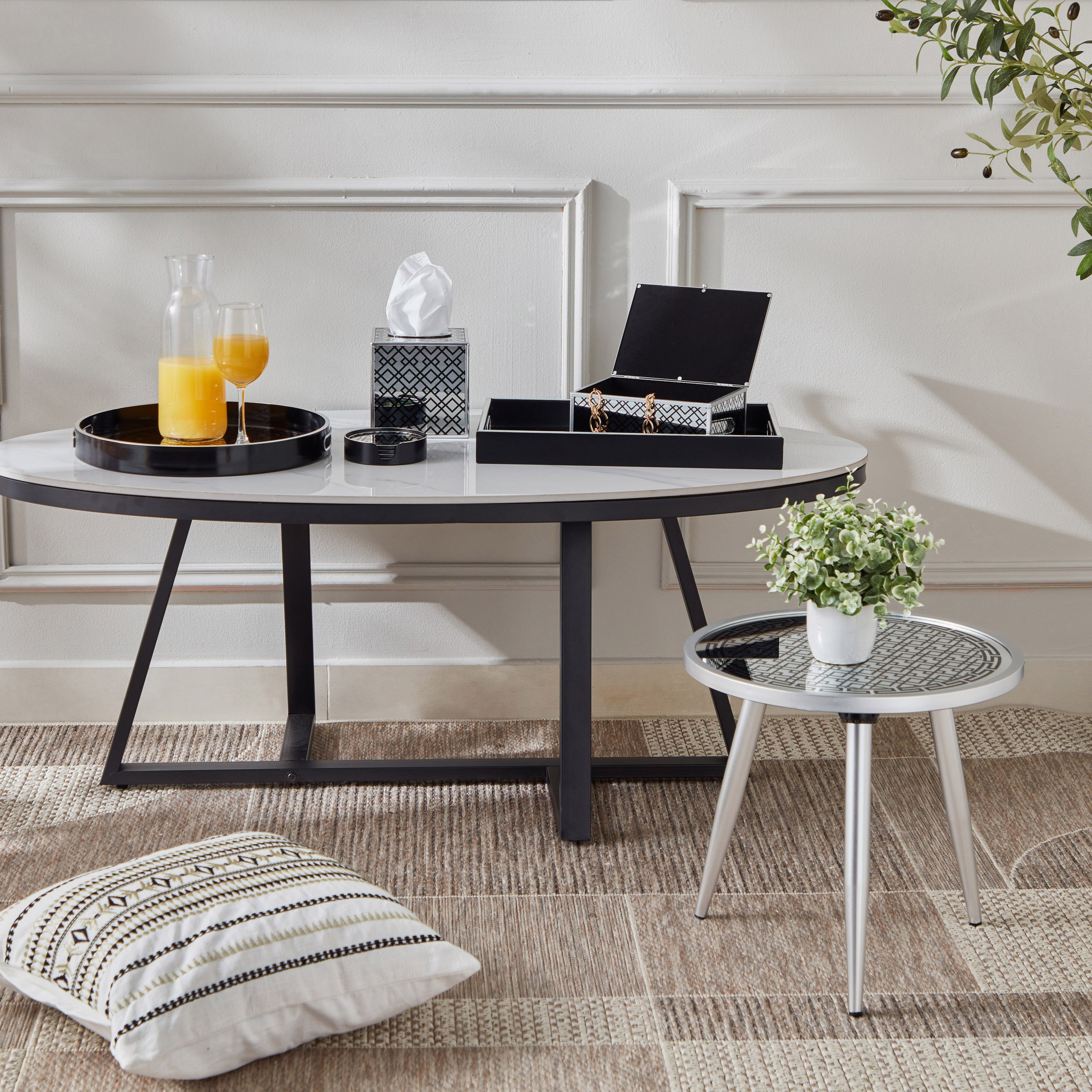 طاولة زينة زجاج بطبعات وتشطيب مشرق من كارلا - 39x39x36 سم-hbxfurniture-livingroom-endtables-image-6