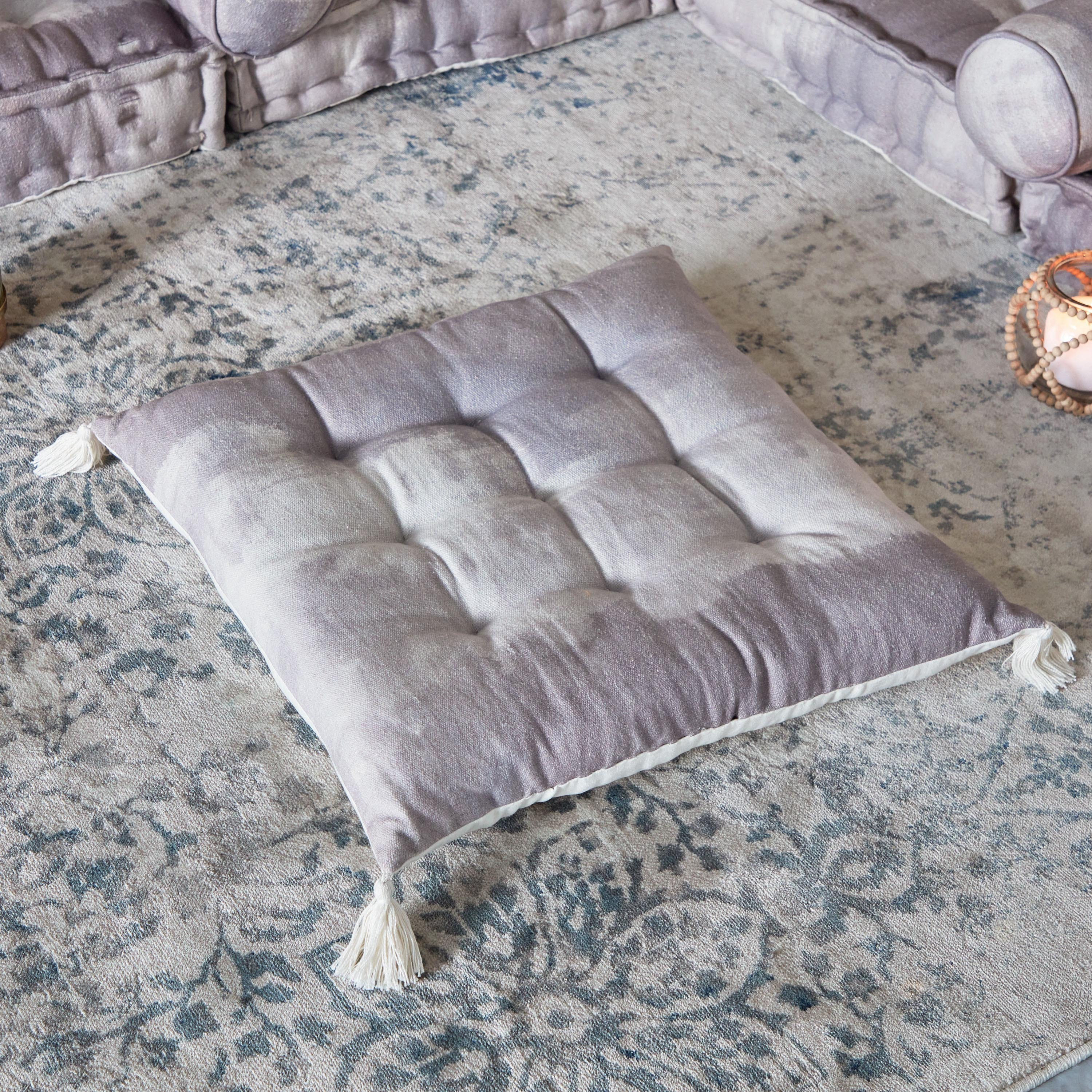 وسادة بطبعات من مهرجان العريش - 60x60 سم-hbxlivingroom-furnishings-cushionsandcovers-filledcushions-image-1