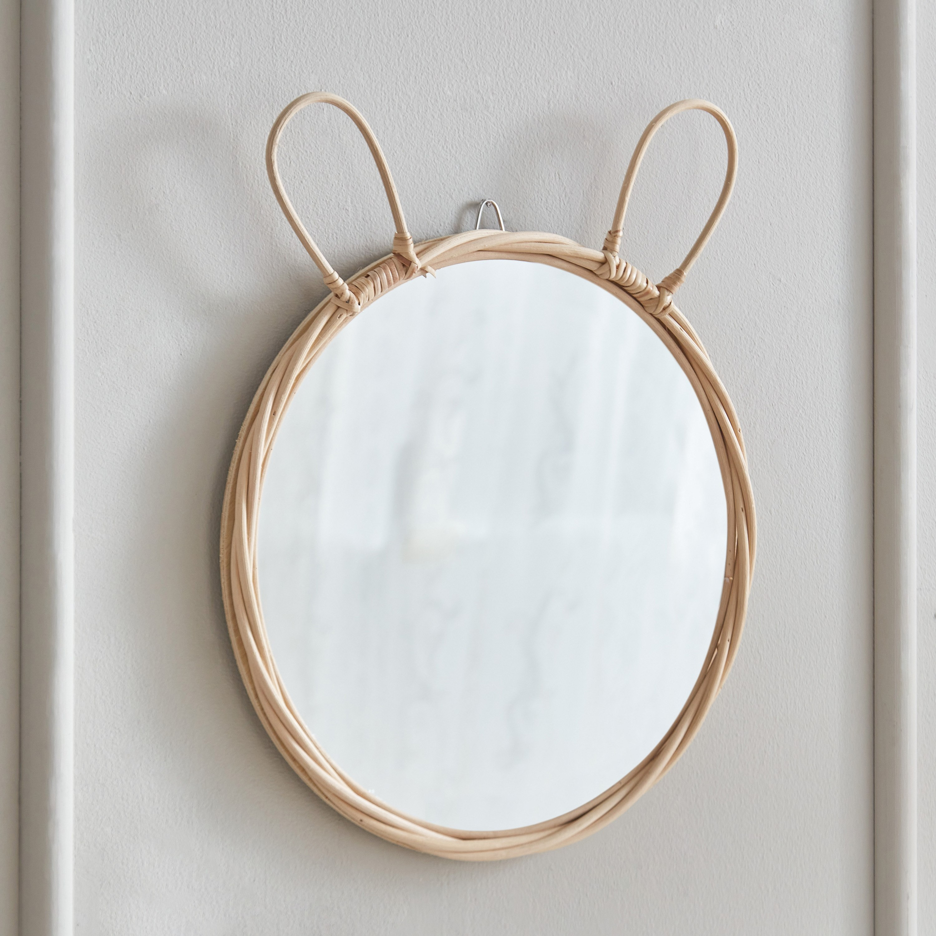 مرآة منسوجة روطان من بلايلاند - 37x3x45 سم-hbxkidsandyouth-walldecor-mirrors-image-1