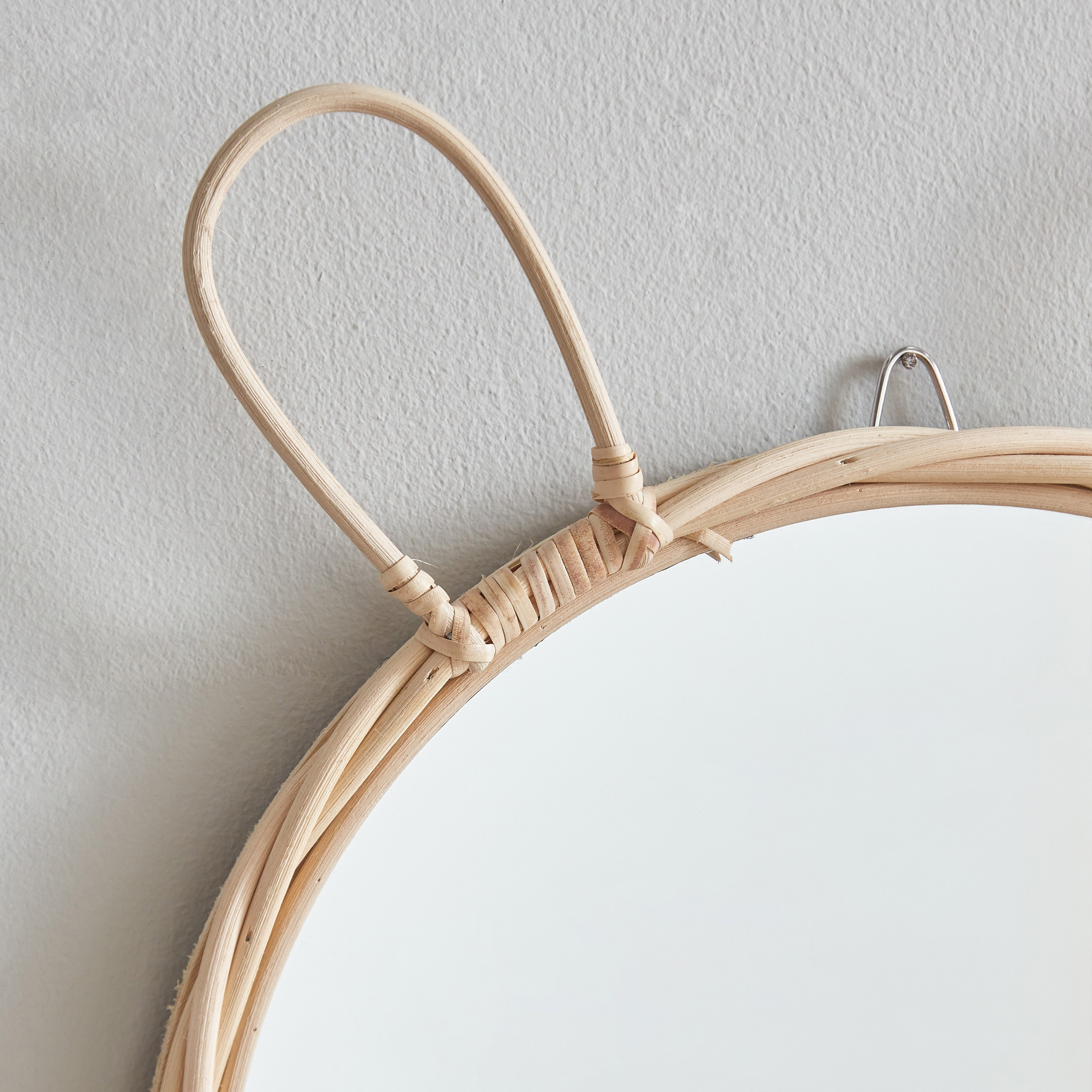 مرآة منسوجة روطان من بلايلاند - 37x3x45 سم-hbxkidsandyouth-walldecor-mirrors-image-3