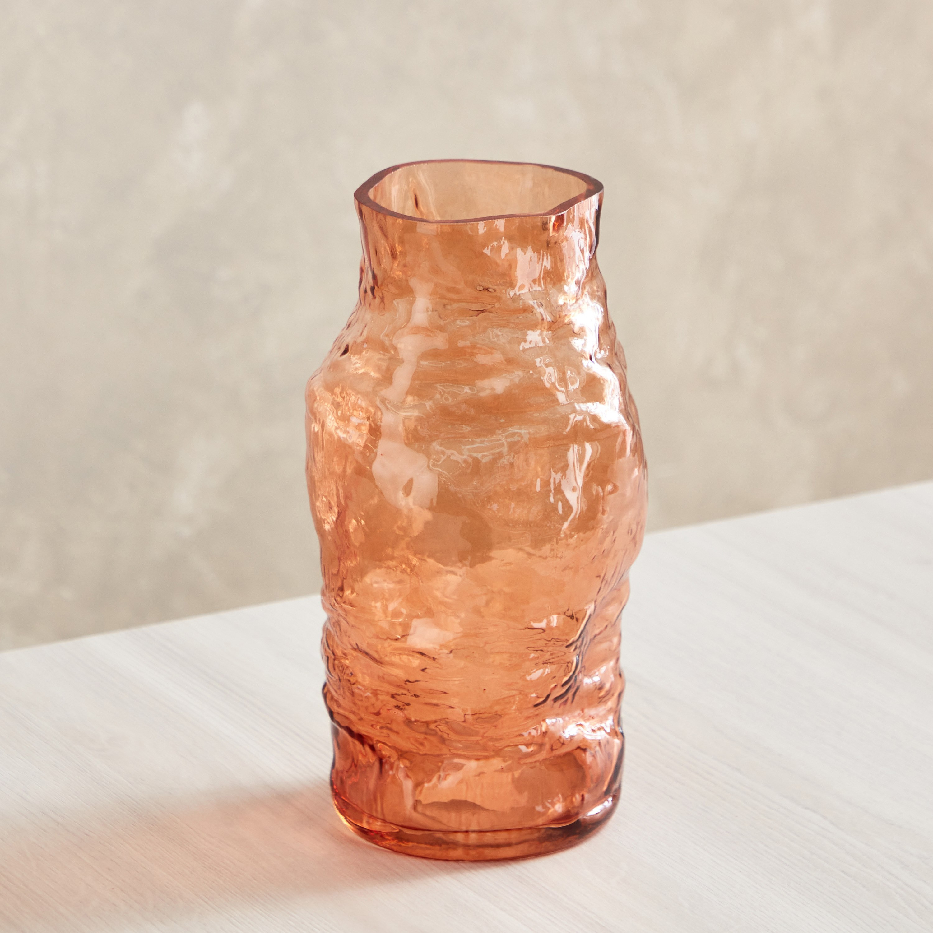 مزهرية زجاج عنبر عضوية مصنوعة يدوياً من أدرو - 15x15x30 سم-PROMO_HB_AE_B2G2_011025-image-2