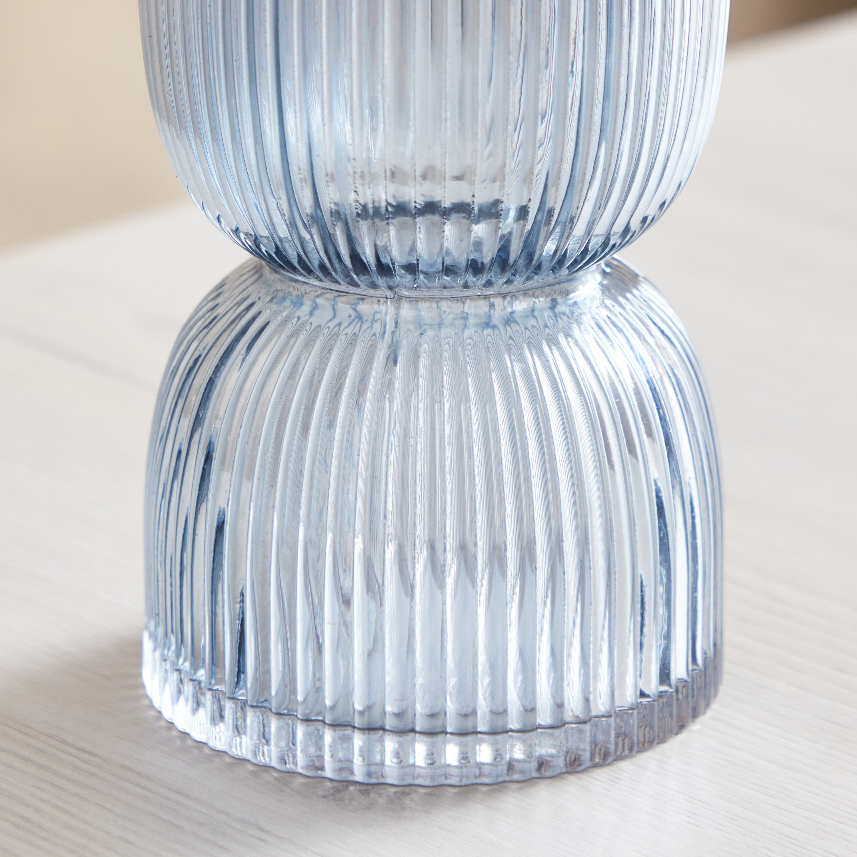 مزهرية زجاج مضلعة من أدرو - 10x10x26 سم-hbxbedroom-decorandaccessories-vases-image-4