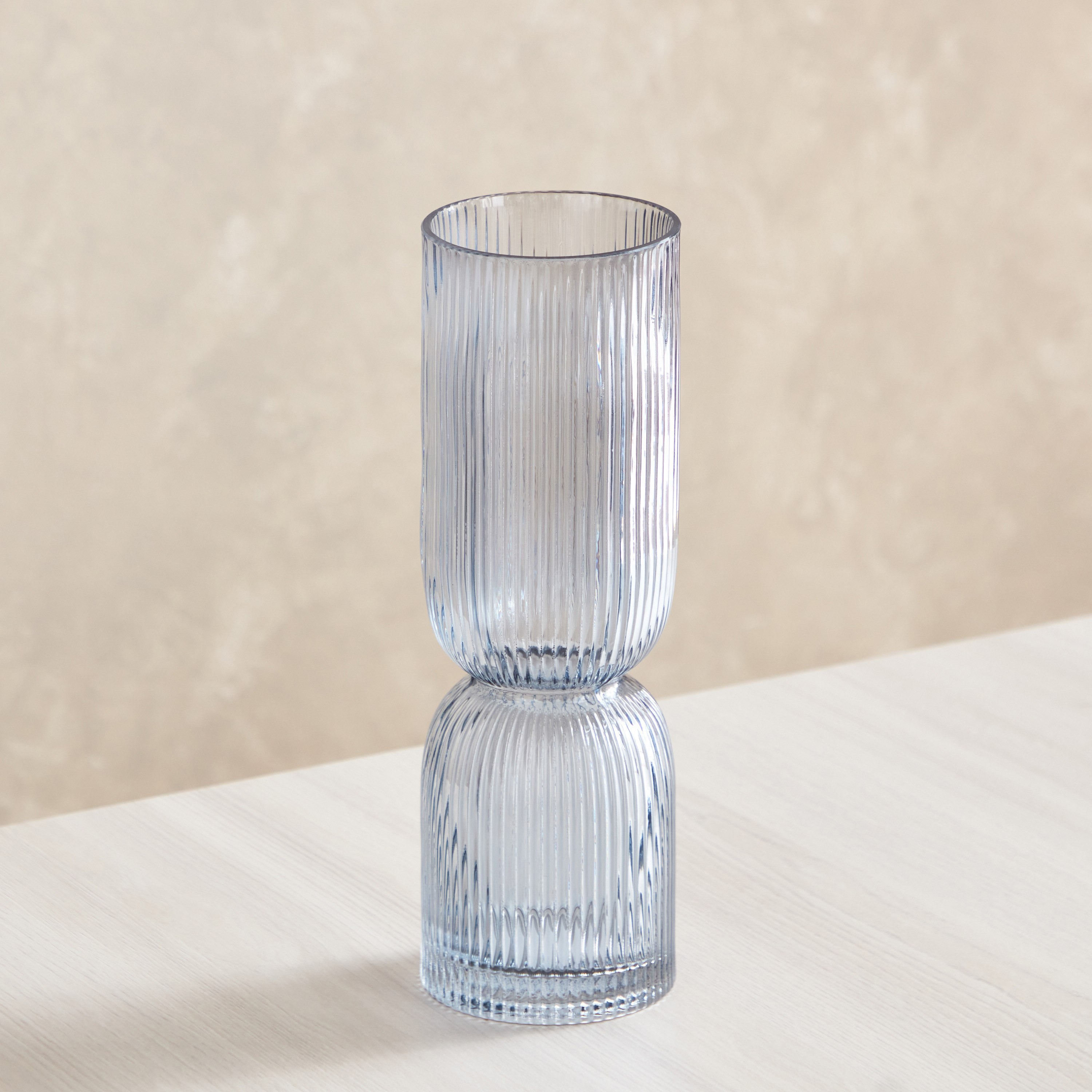 مزهرية زجاج مضلعة من أدرو - 10x10x32 سم-hbxbedroom-decorandaccessories-vases-image-2