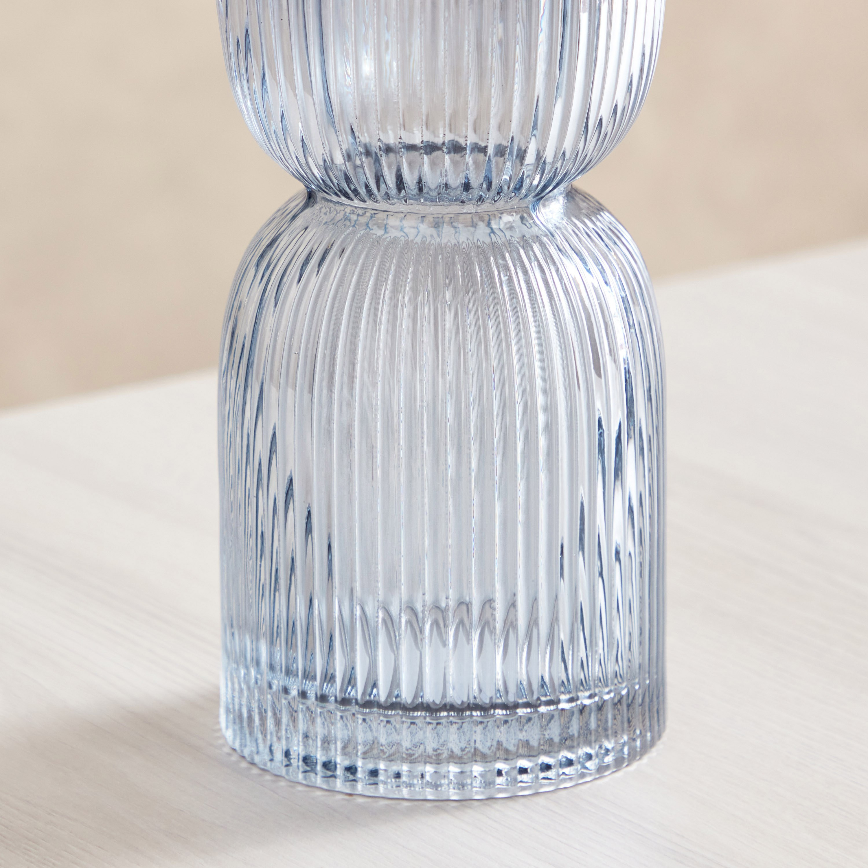 مزهرية زجاج مضلعة من أدرو - 10x10x32 سم-hbxbedroom-decorandaccessories-vases-image-4