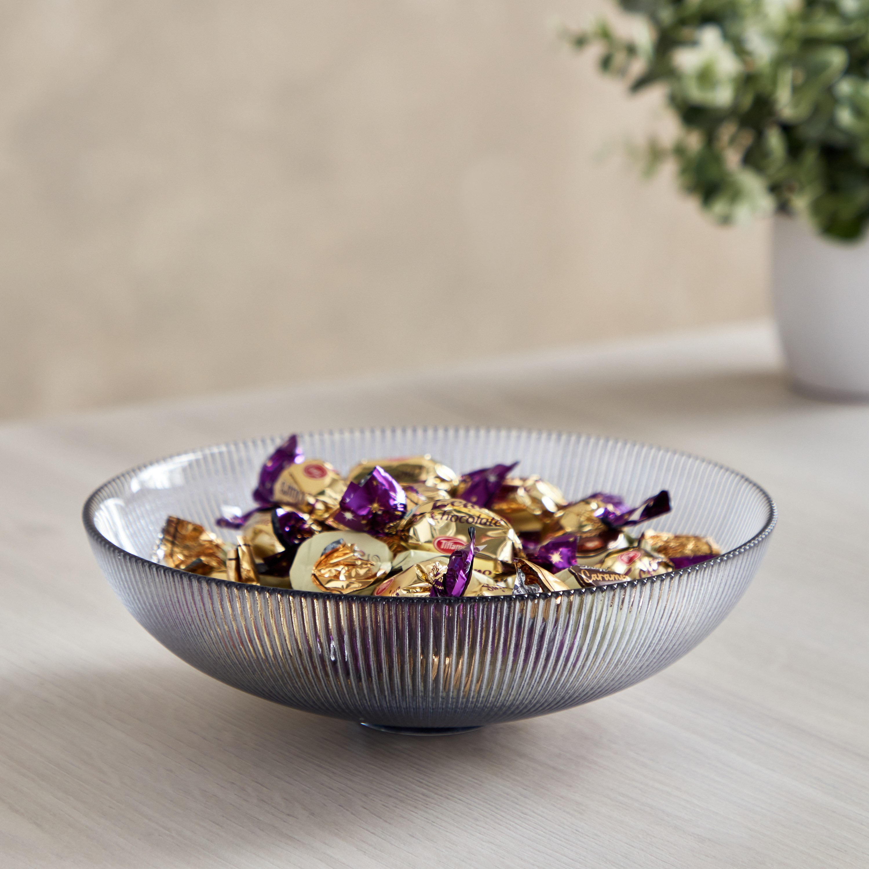 وعاء زجاجي مضلّع من أدرو - 20x20x6.5 سم-hbxdecorandfurnishings-homeaccessories-bowls-image-1