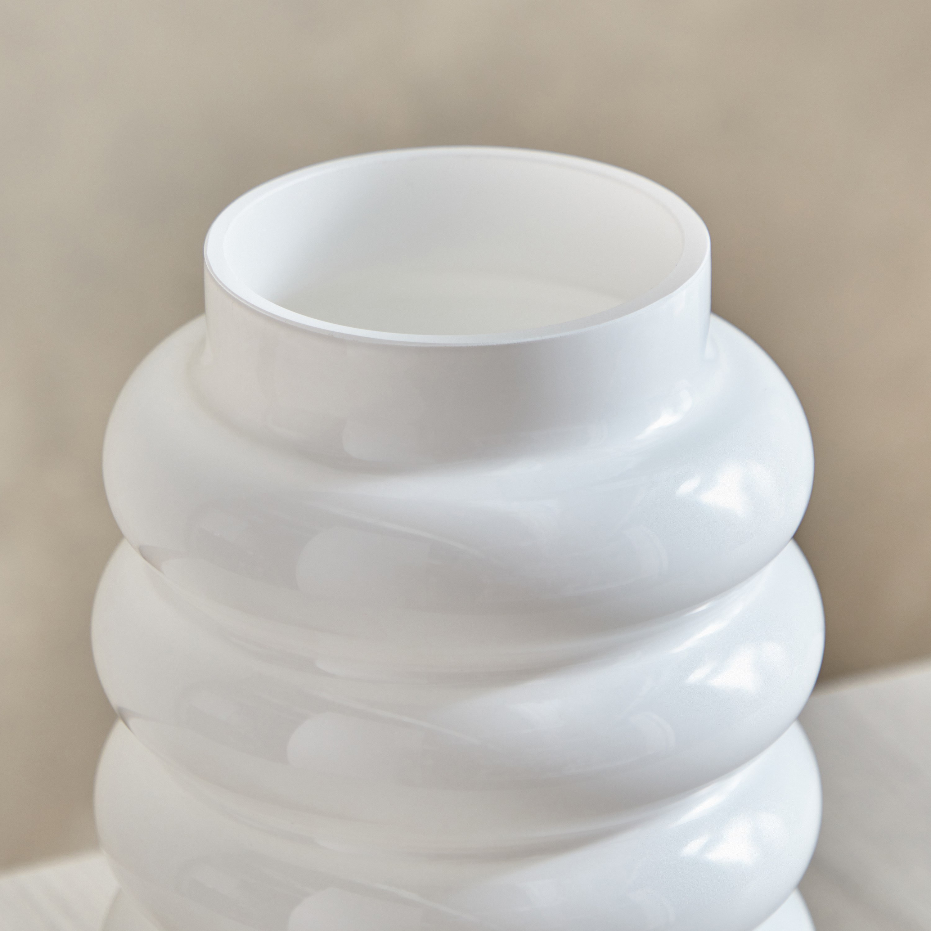مزهرية زجاج معتمة من أدرو - 15x15x24 سم-hbxbedroom-decorandaccessories-vases-image-3