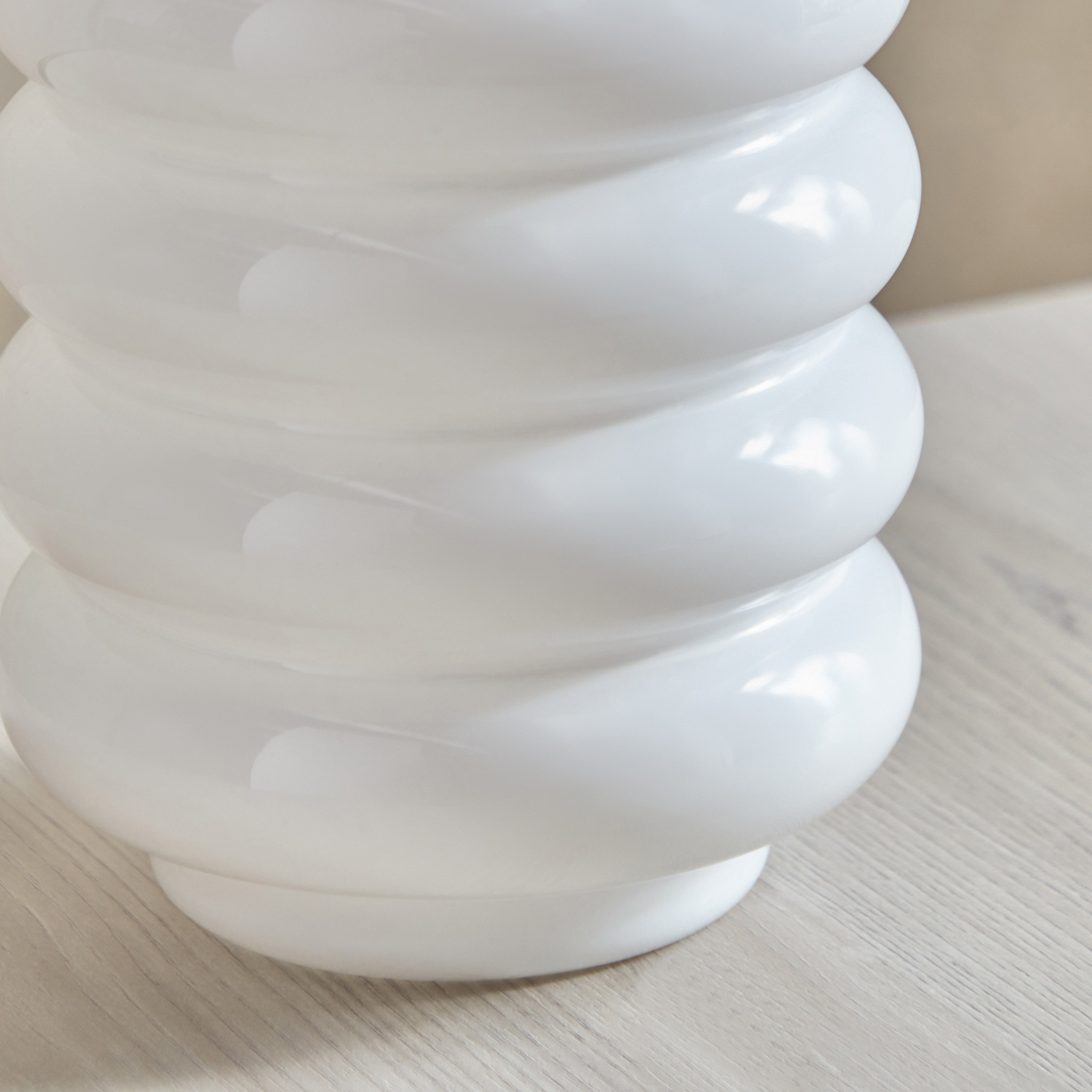 مزهرية زجاج معتمة من أدرو - 15x15x24 سم-hbxbedroom-decorandaccessories-vases-image-4