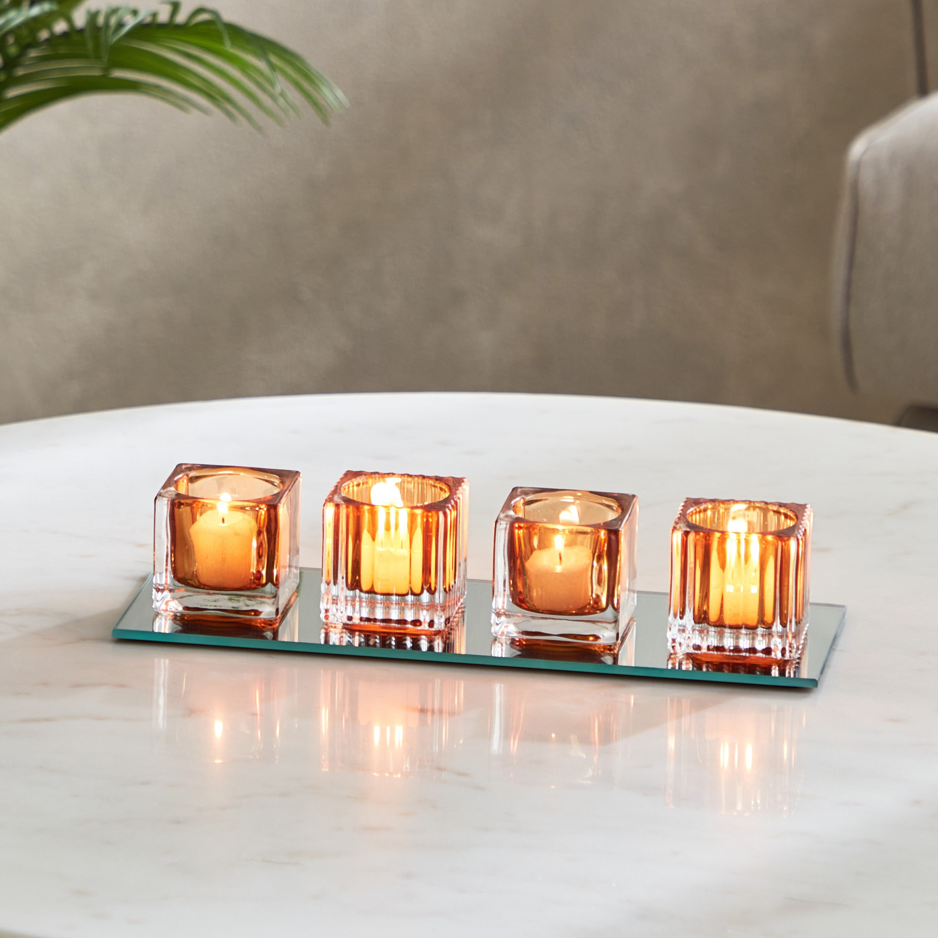 طقم حامل شموع صغيرة 4 قطع مع صينية زجاجية بمرآة من بلينكو - 28x11x6 سم-hbxlivingroom-decorandaccessories-candleholders-image-1