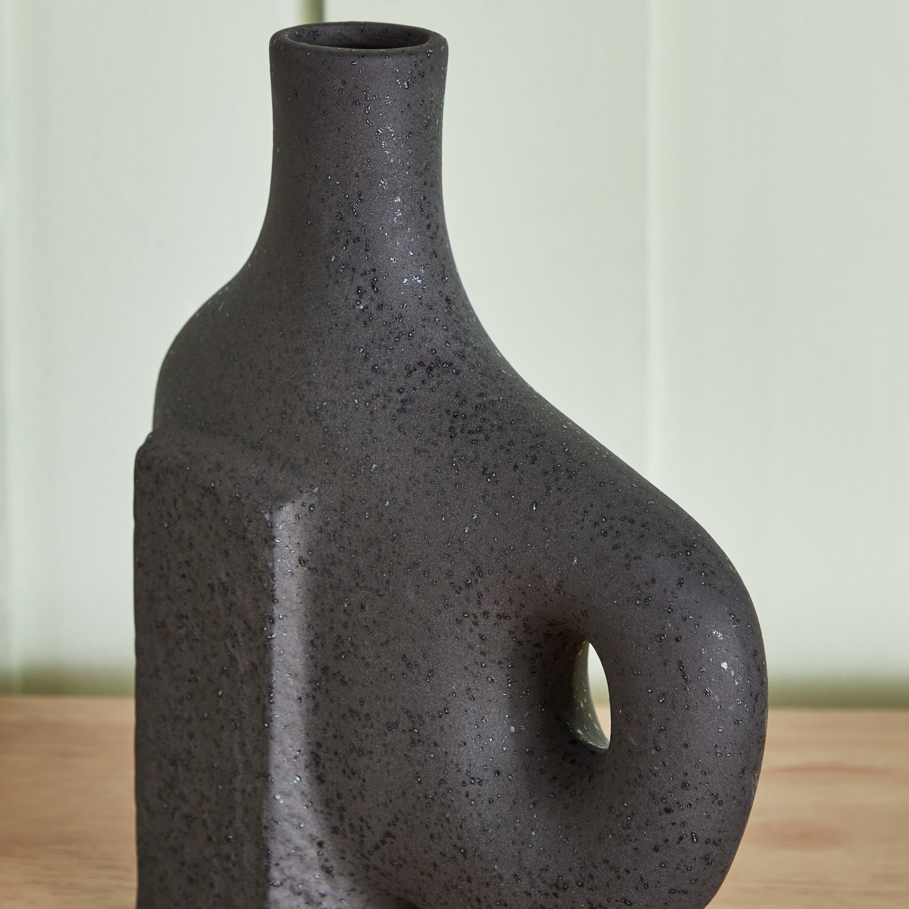 مزهرية سيراميك من تيودور - 19x8x23 سم-hbxhomeware-hbxdecorandfurnishings-image-4