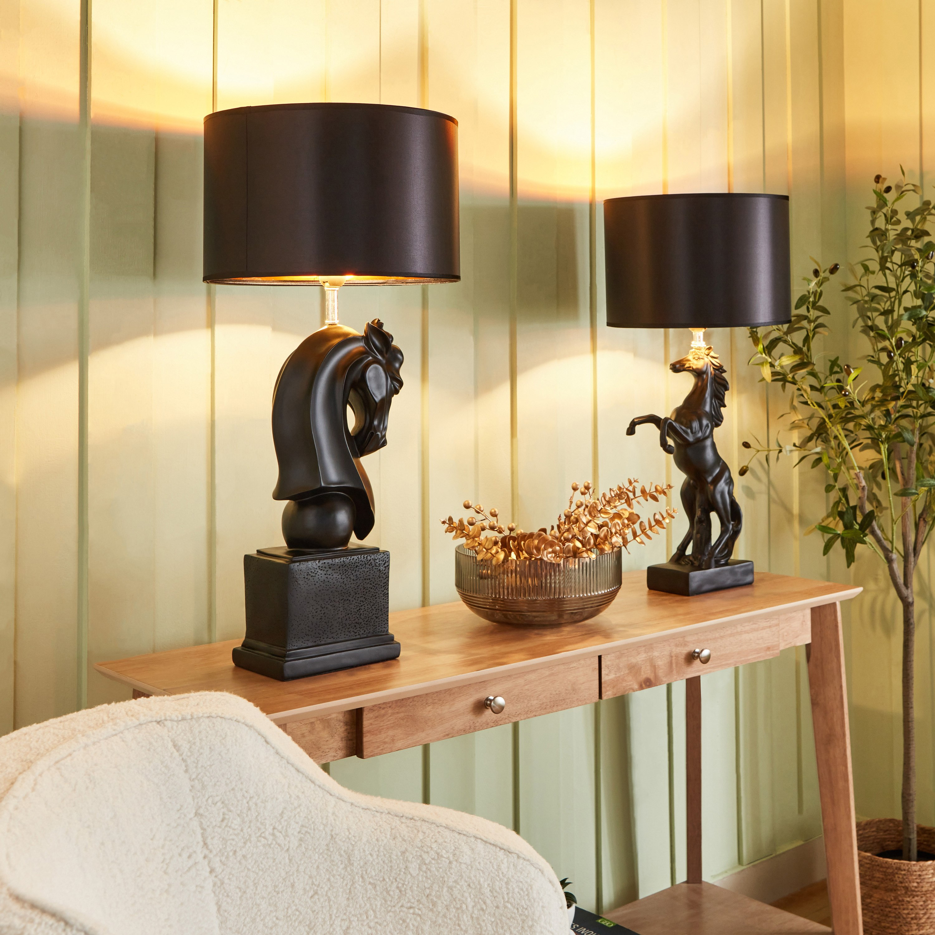 مصباح طاولة بوجه حصان راتنج من تيودور - 35x35x73.5 سم-hbxlivingroom-lighting-tablelamps-image-4