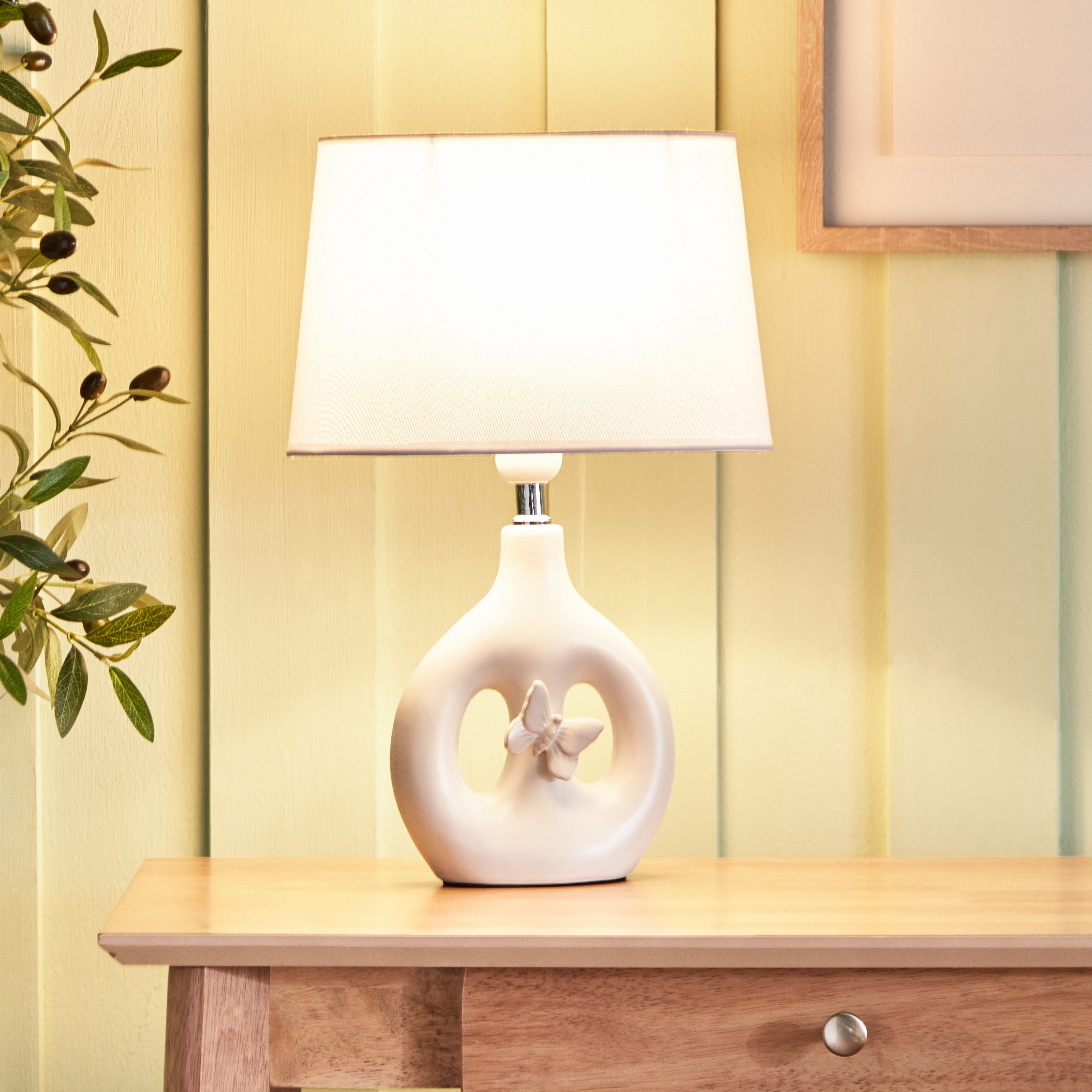 مصباح طاولة سيراميك تصميم فراشة من تيودور- 27.5x19.5x41.5 سم-hbxlivingroom-lighting-tablelamps-image-1