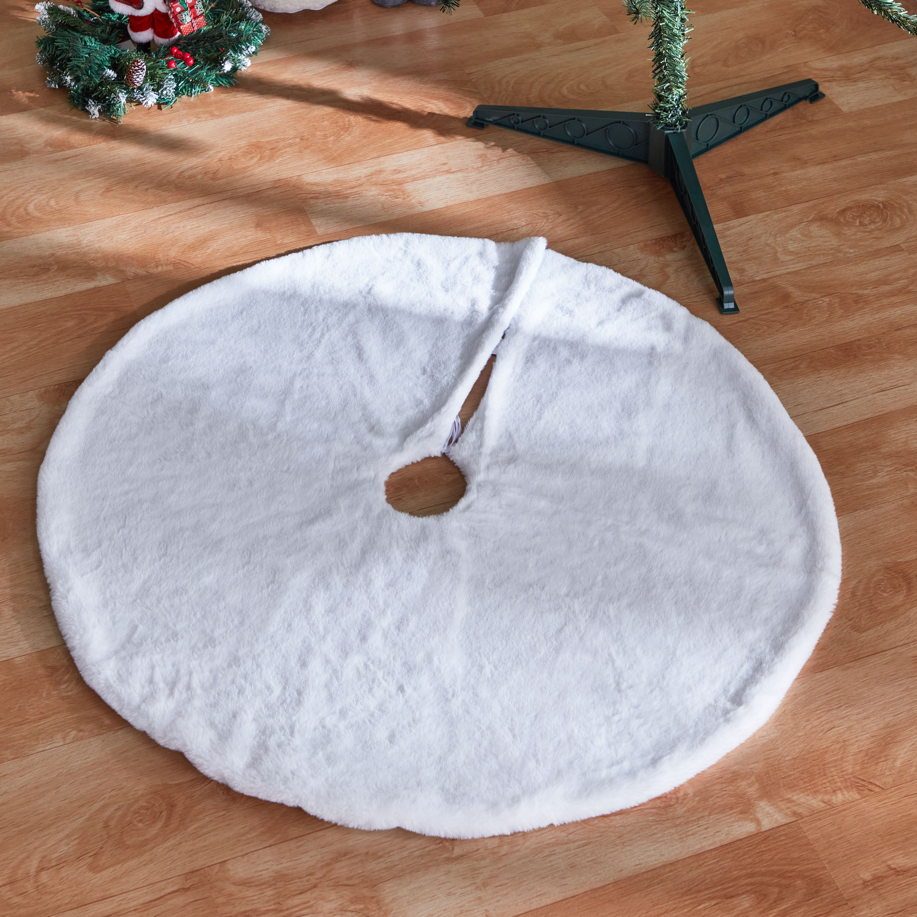 تنورة شجرة مزخرفة مخملية من بلوفيك شامدول - 90x90x2 سم-hbxhomeware-hbxdecorandfurnishings-image-2