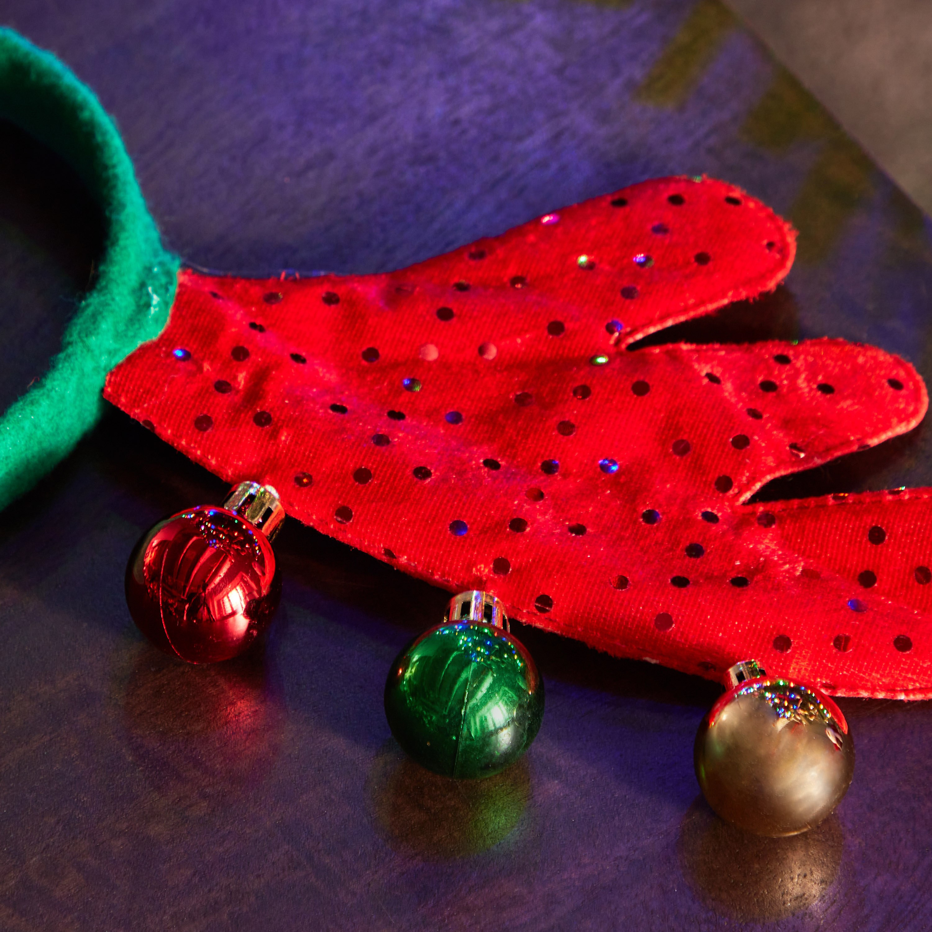 Blovec Chamdol Antlers Headband with Baubles - 41x3x23 cm-hbxhomeware-hbxdecorandfurnishings-image-3