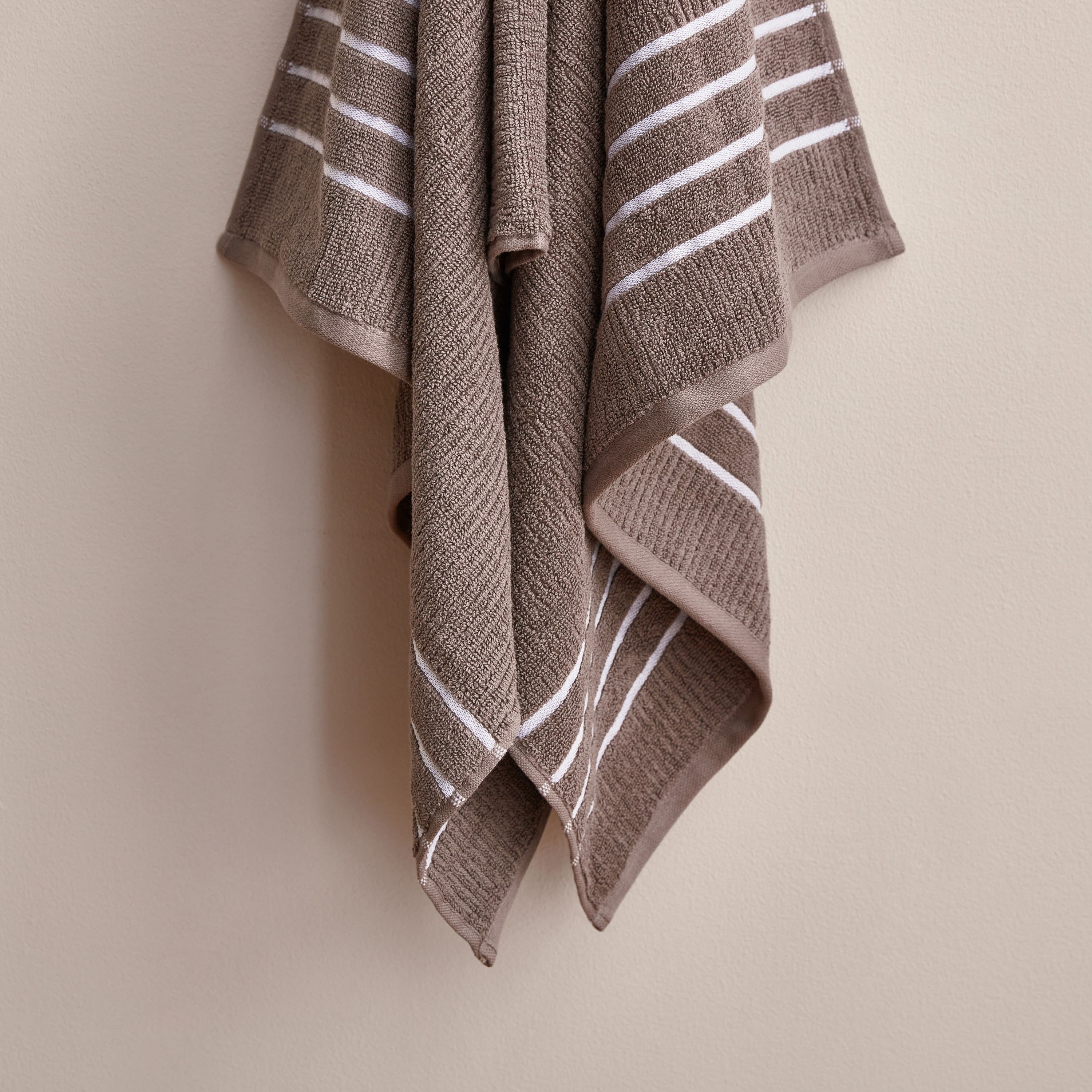 Mateo Ribbed Cotton Bath Towel - 68x136 cm-hbxbathroom-bathroomtextiles-image-3