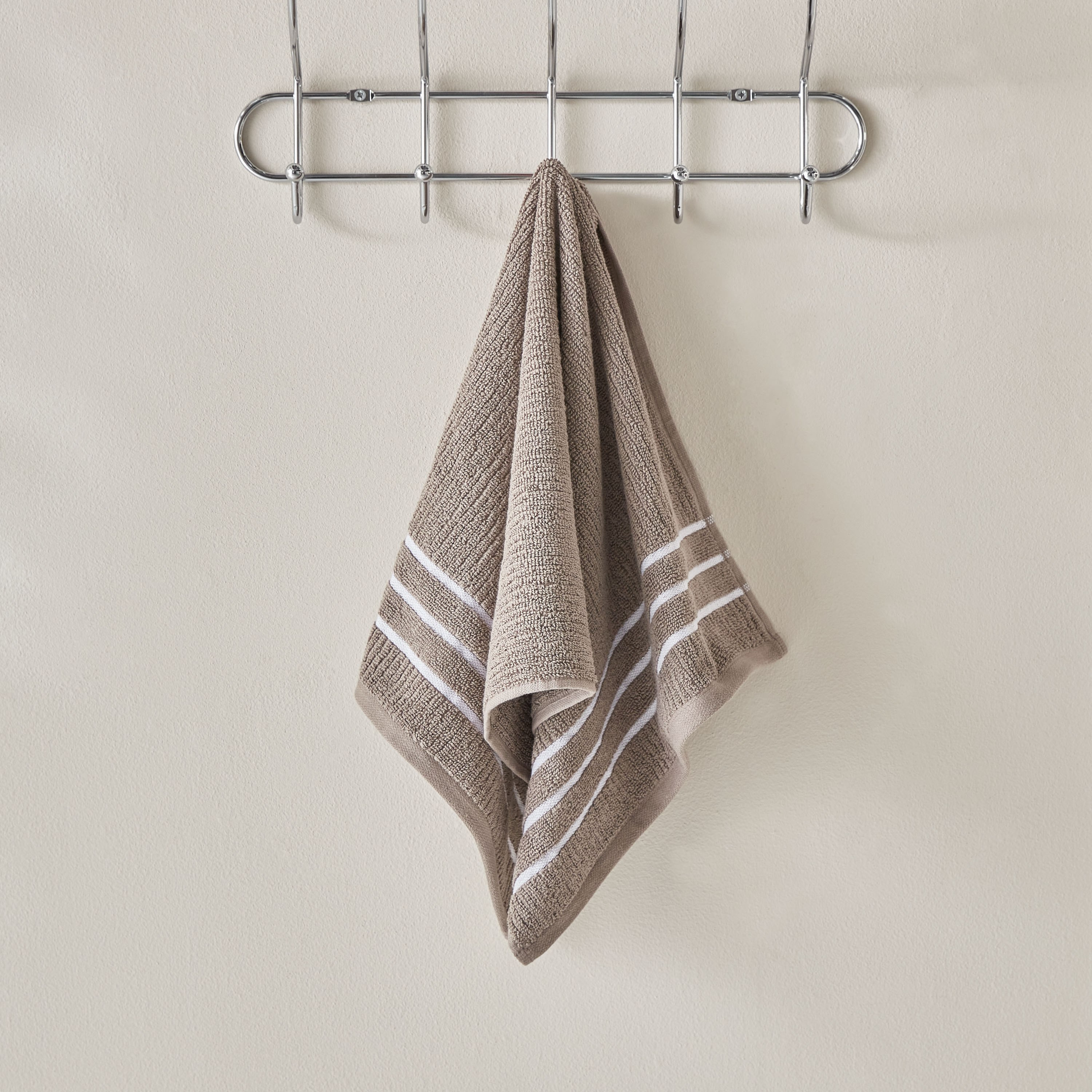 منشفة يد قطن مضلّعة من ماتيو - 70x40 سم-hbxbathroom-bathroomtextiles-image-1
