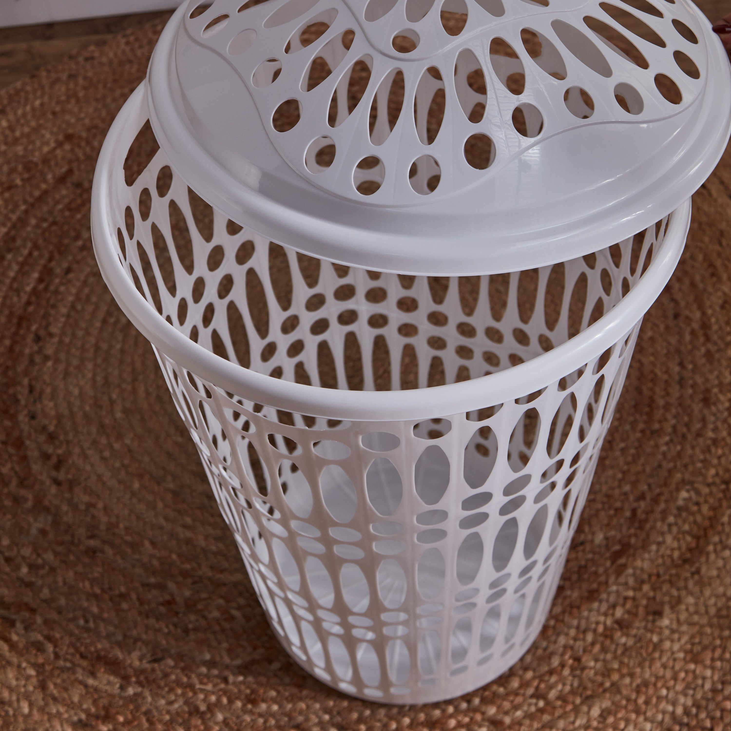 سلة غسيل بغطاء من هدسون- 54 لتر-hbxbathroom-bathroomstorage-laundryhampers-image-2