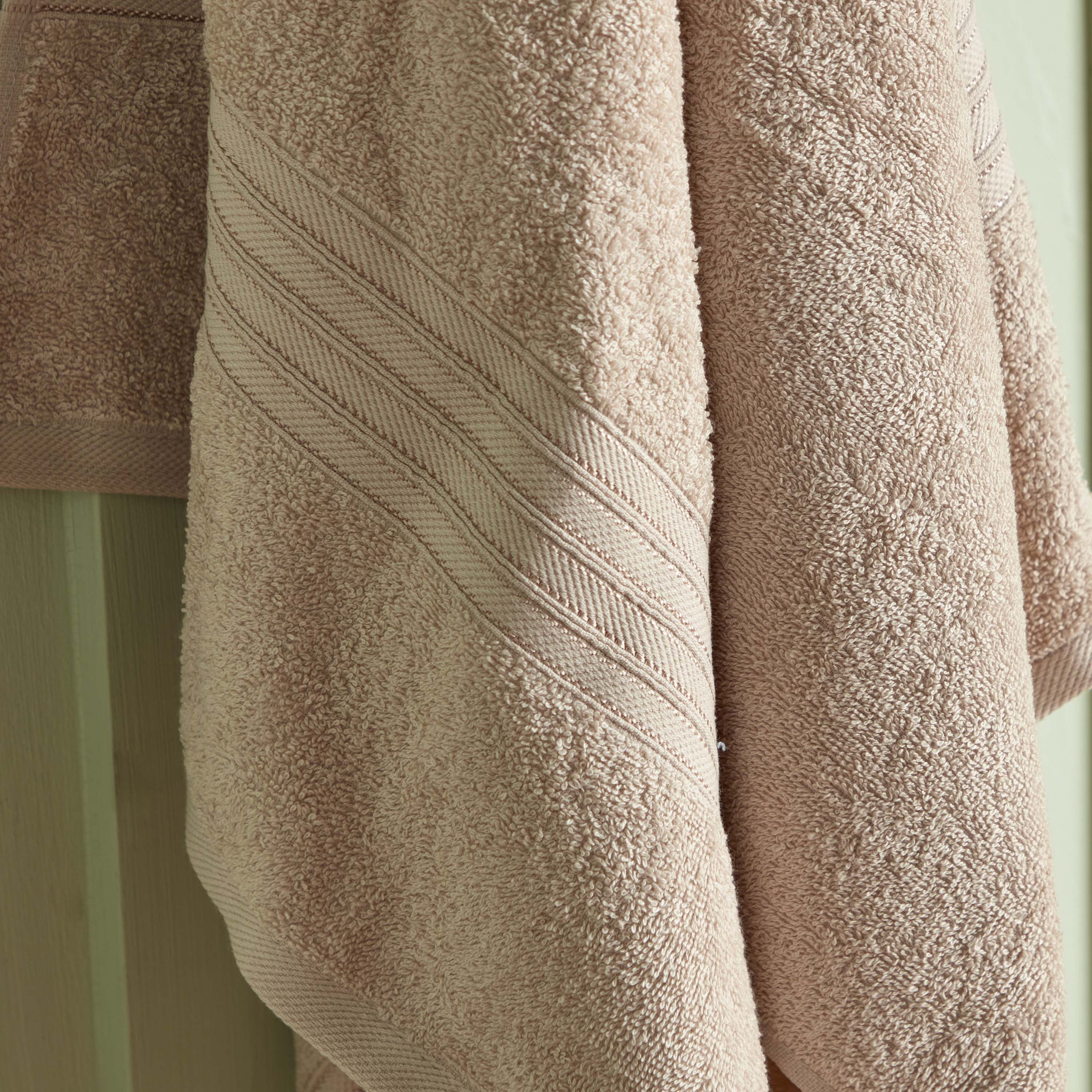 منشفة يد ممشطة من إسنشيال - 50x90 سم-hbxbathroom-bathroomtextiles-image-4
