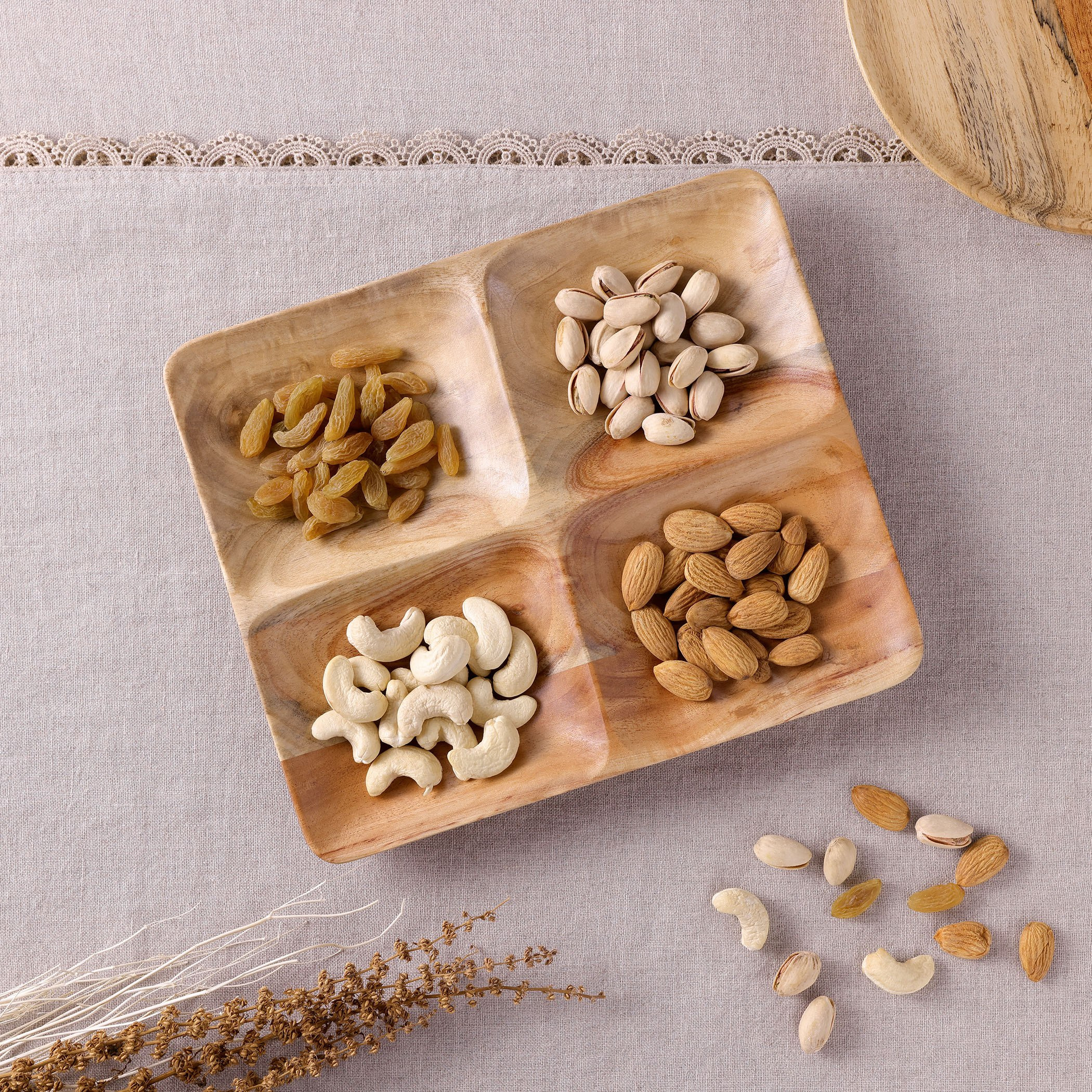صحن بـ 4 أقسام من ألبيرو - 24x20.5x2.5 سم-hbxdecorandfurnishings-tabletop-serveware-image-1