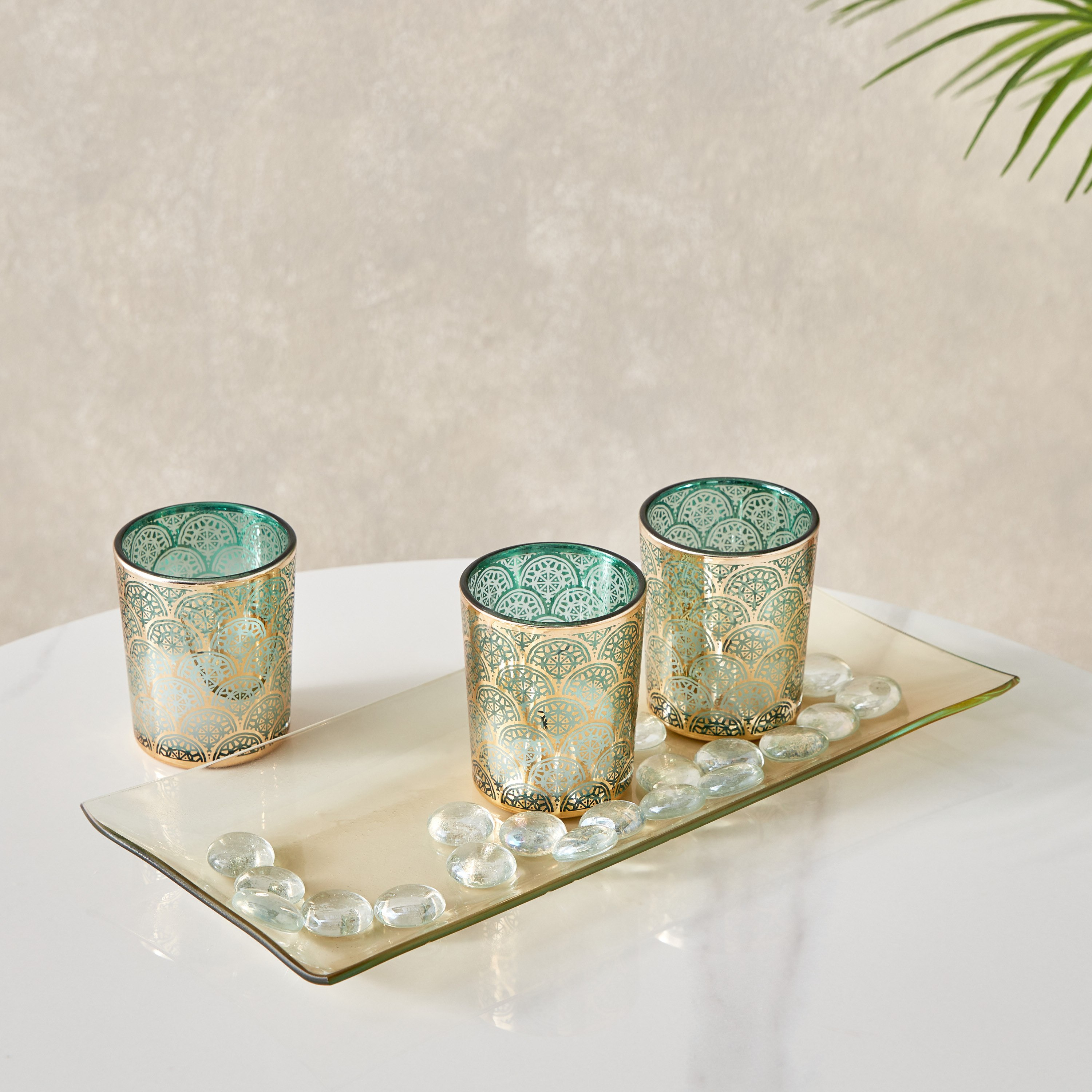 طقم حامل شموع زجاجي 3 قطع بصينية وحصى من مريا - 26x12 سم-hbxlivingroom-decorandaccessories-candleholders-image-3