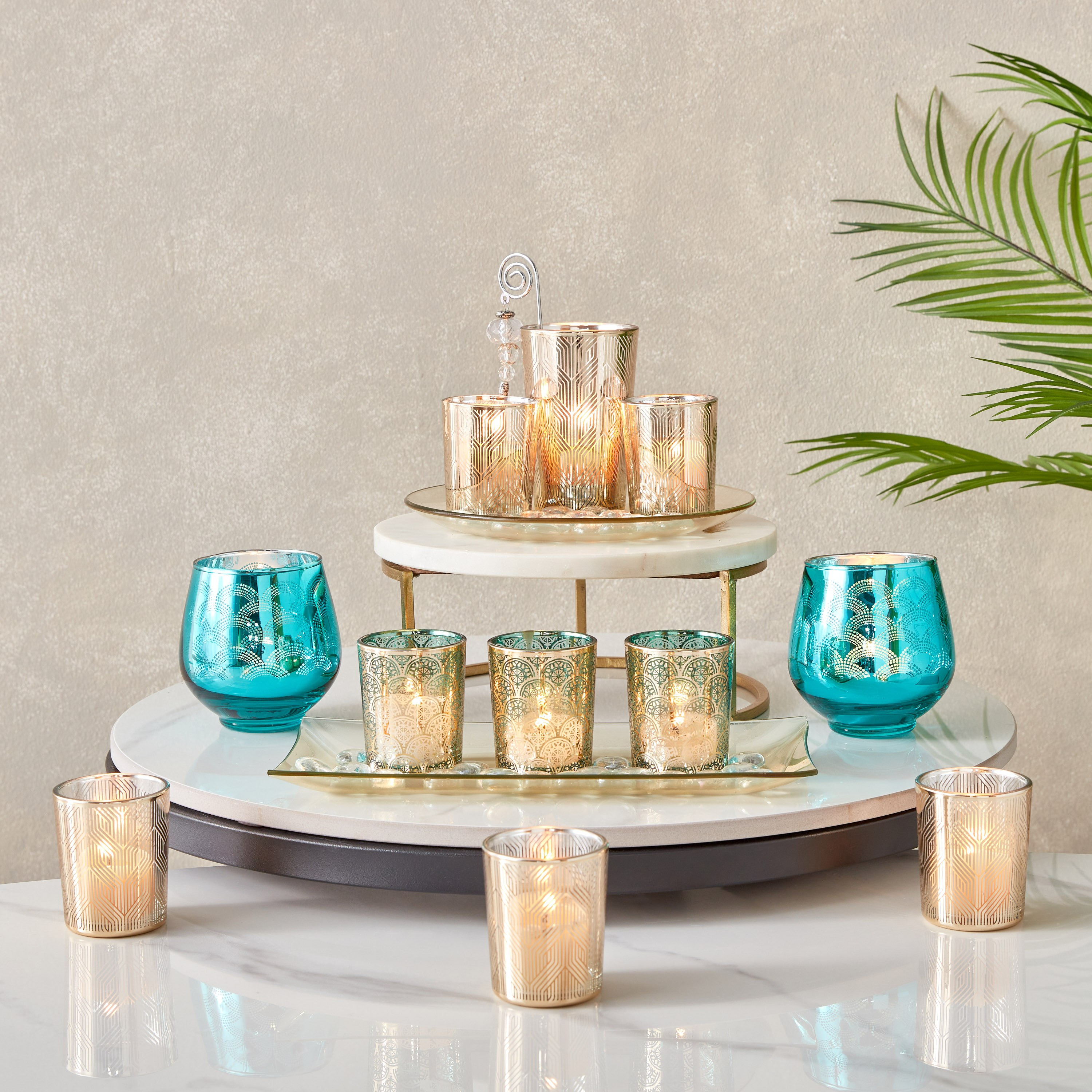 طقم حاملات شموع زجاجية 3 قطع مع صينية زجاجية مستديرة من ميريا-hbxlivingroom-decorandaccessories-candleholders-image-6