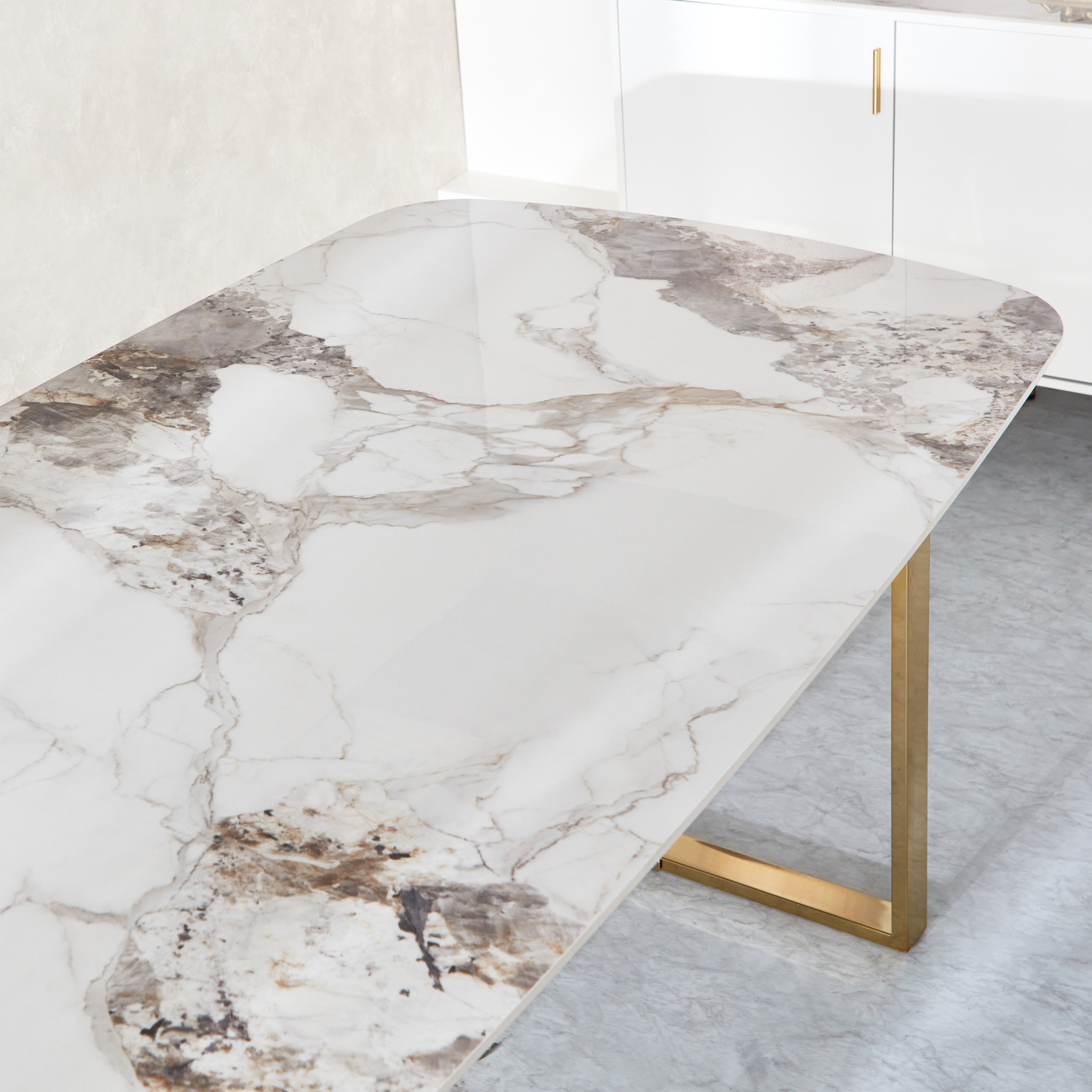 طقم سفرة بـ10 مقاعد وسطح من الحجر الملبد من بيرل-hbxfurniture-diningroom-diningsets-tenseater-image-5