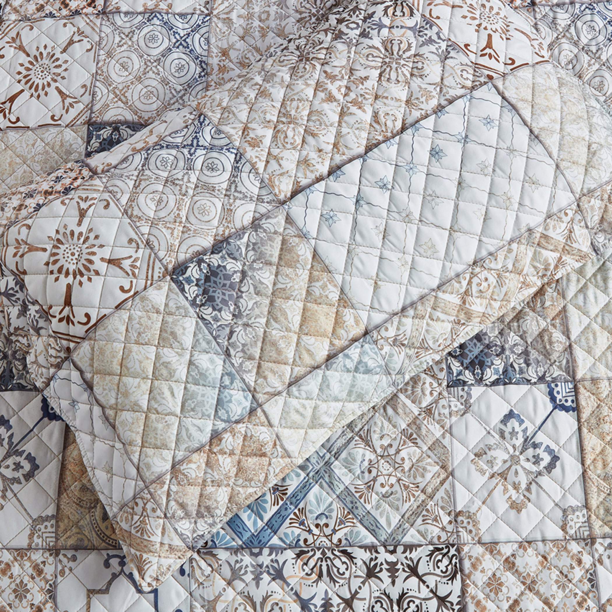 طقم مفرش سرير لحاف ميكرو مغسول مسبقًا توين 3 قطع من دولوريس جيان- 160x230 سم-hbxdecorandfurnishings-bedding-bedspreadsandquilts-image-4