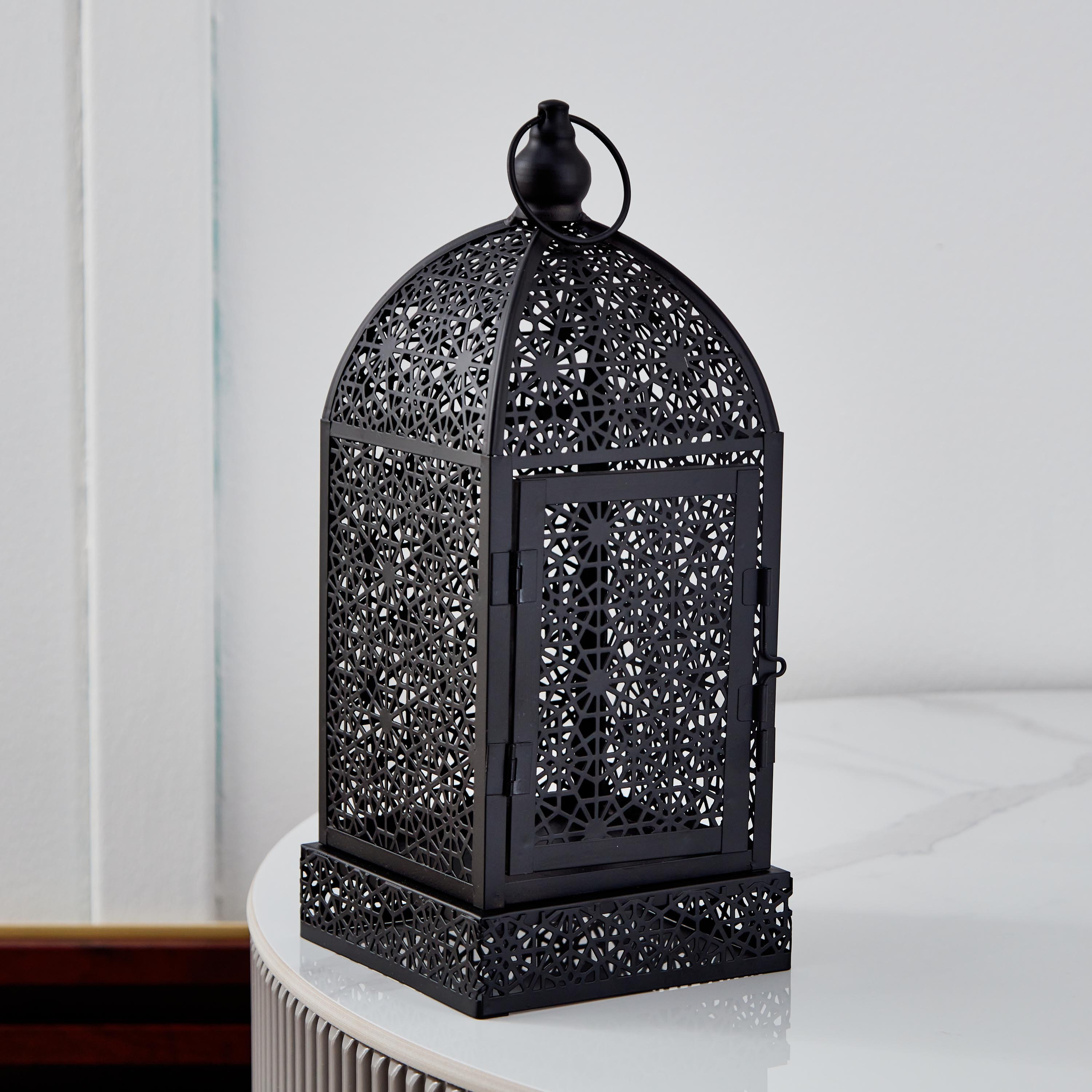 فانوس معدن بتصاميم مفرغة من أورورا - 13.4x13.4x31.2 سم-hbxdecorandfurnishings-homeaccessories-lanterns-image-1