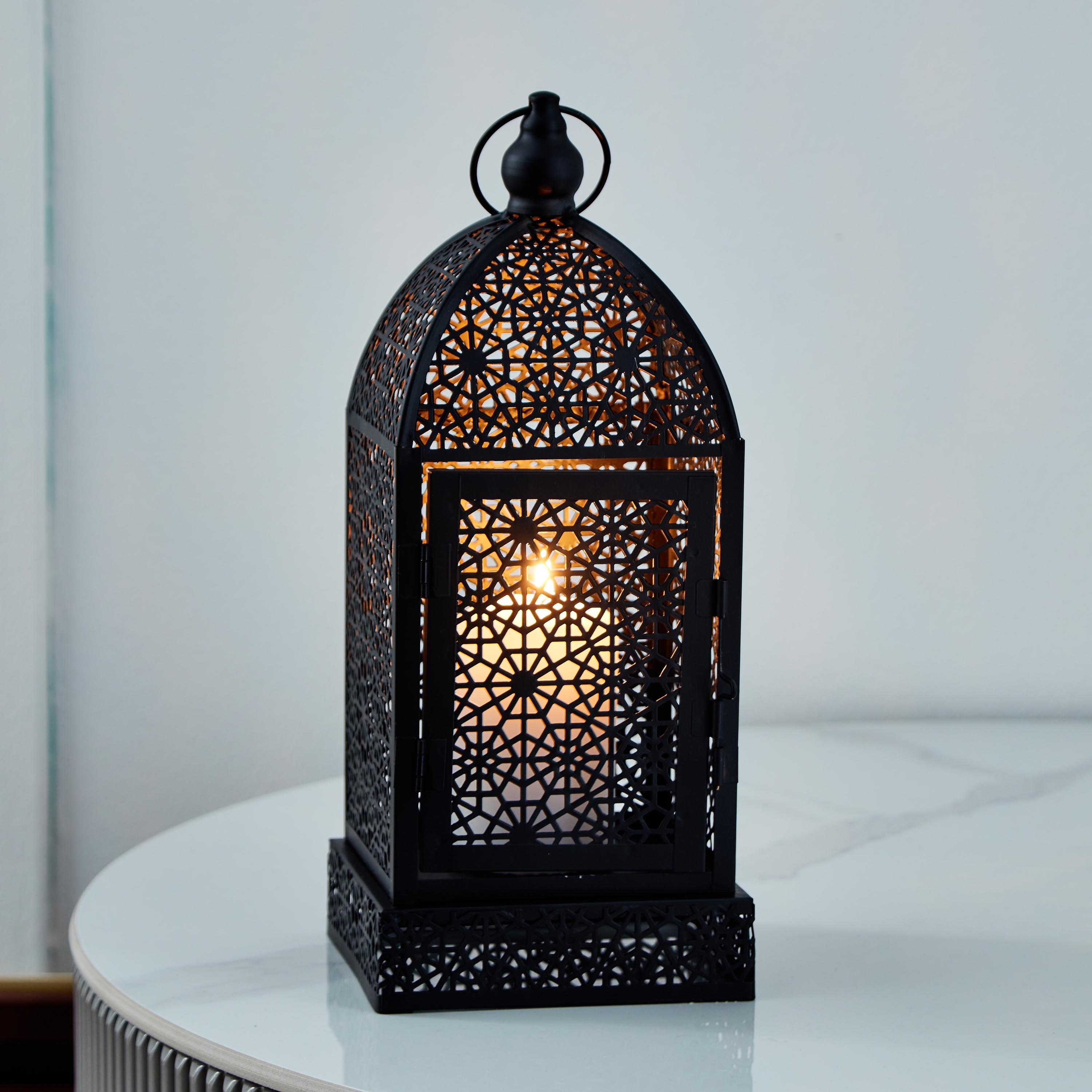 فانوس معدن بتصاميم مفرغة من أورورا - 13.4x13.4x31.2 سم-hbxdecorandfurnishings-homeaccessories-lanterns-image-2