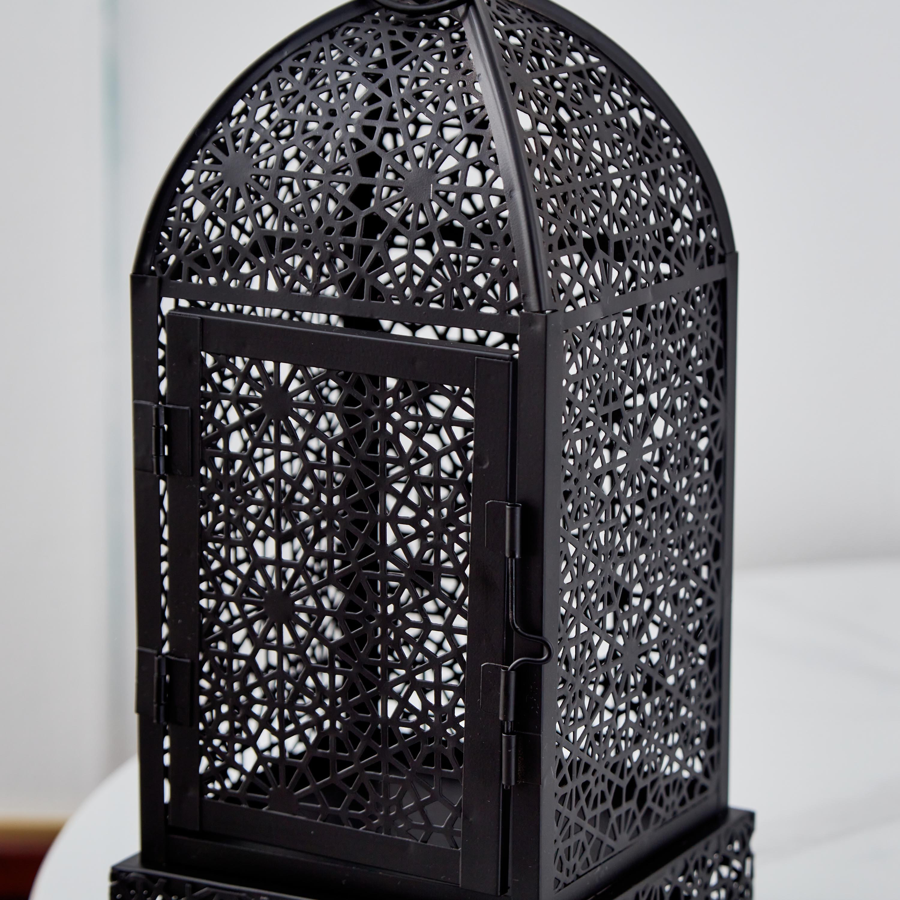 فانوس معدن بتصاميم مفرغة من أورورا - 13.4x13.4x31.2 سم-hbxdecorandfurnishings-homeaccessories-lanterns-image-4