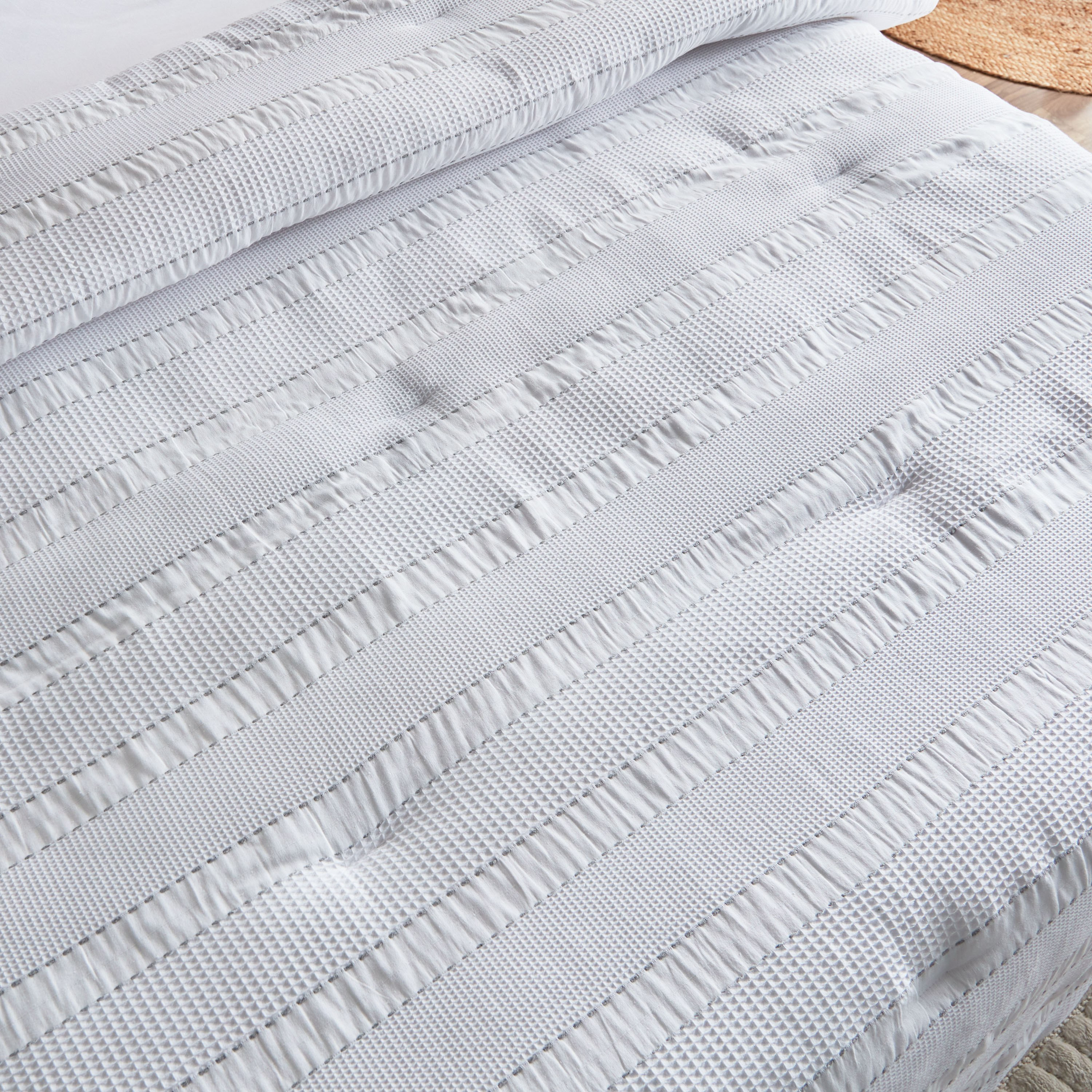 طقم لحاف كينج منسوج كانثا- 5 قطع من باسل - 220x240 سم-hbxhomeware-hbxdecorandfurnishings-image-5