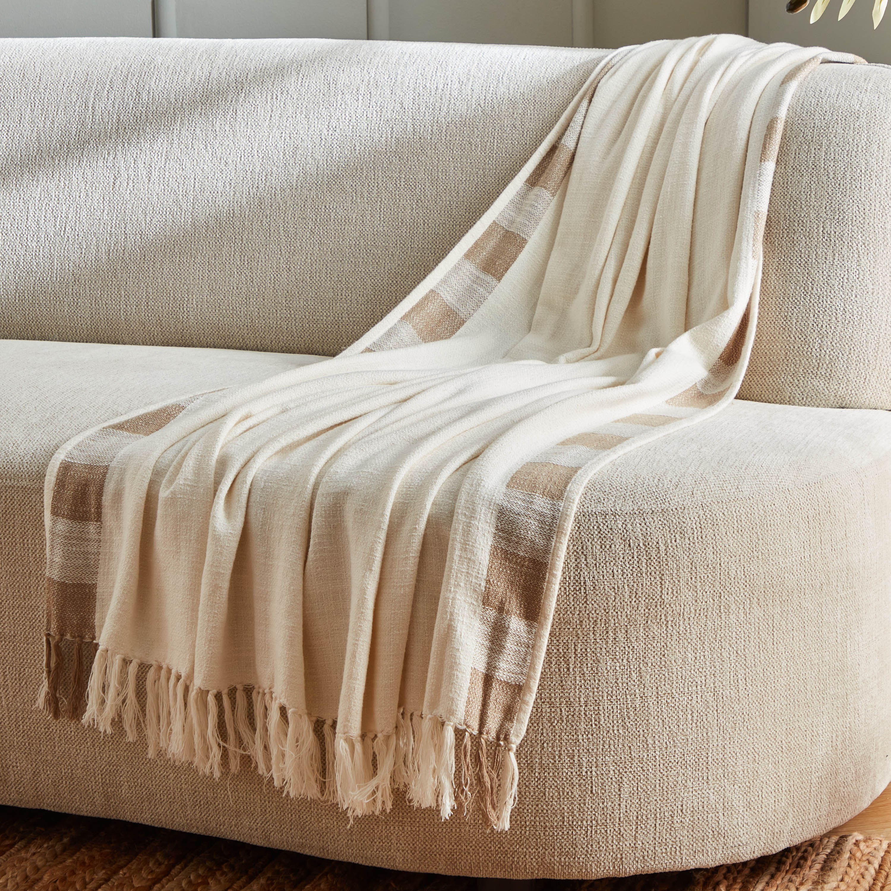 Arboga Woven Throw - 130x170 cm-hbxhomeware-hbxbedroom-image-1