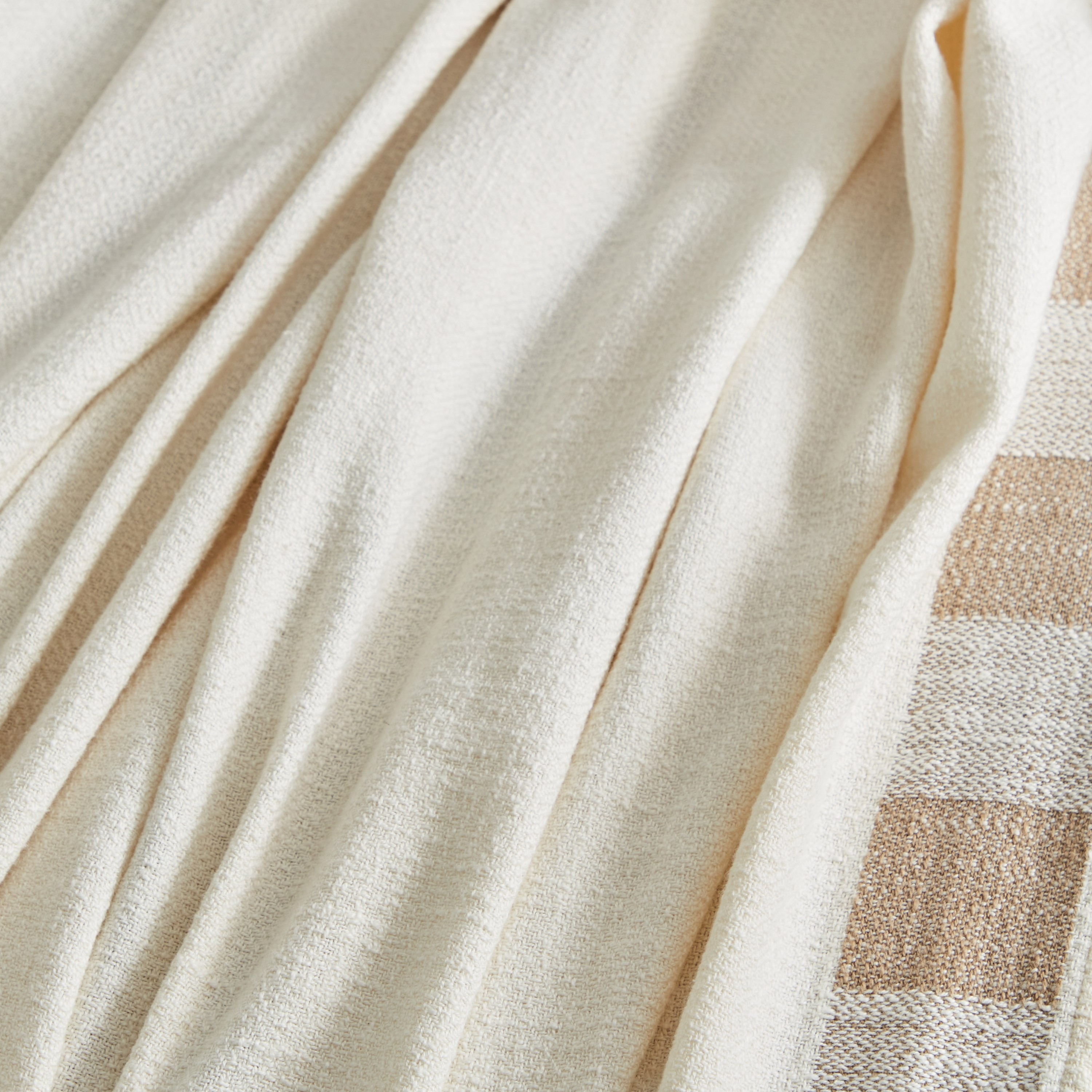 Arboga Woven Throw - 130x170 cm-hbxhomeware-hbxbedroom-image-2