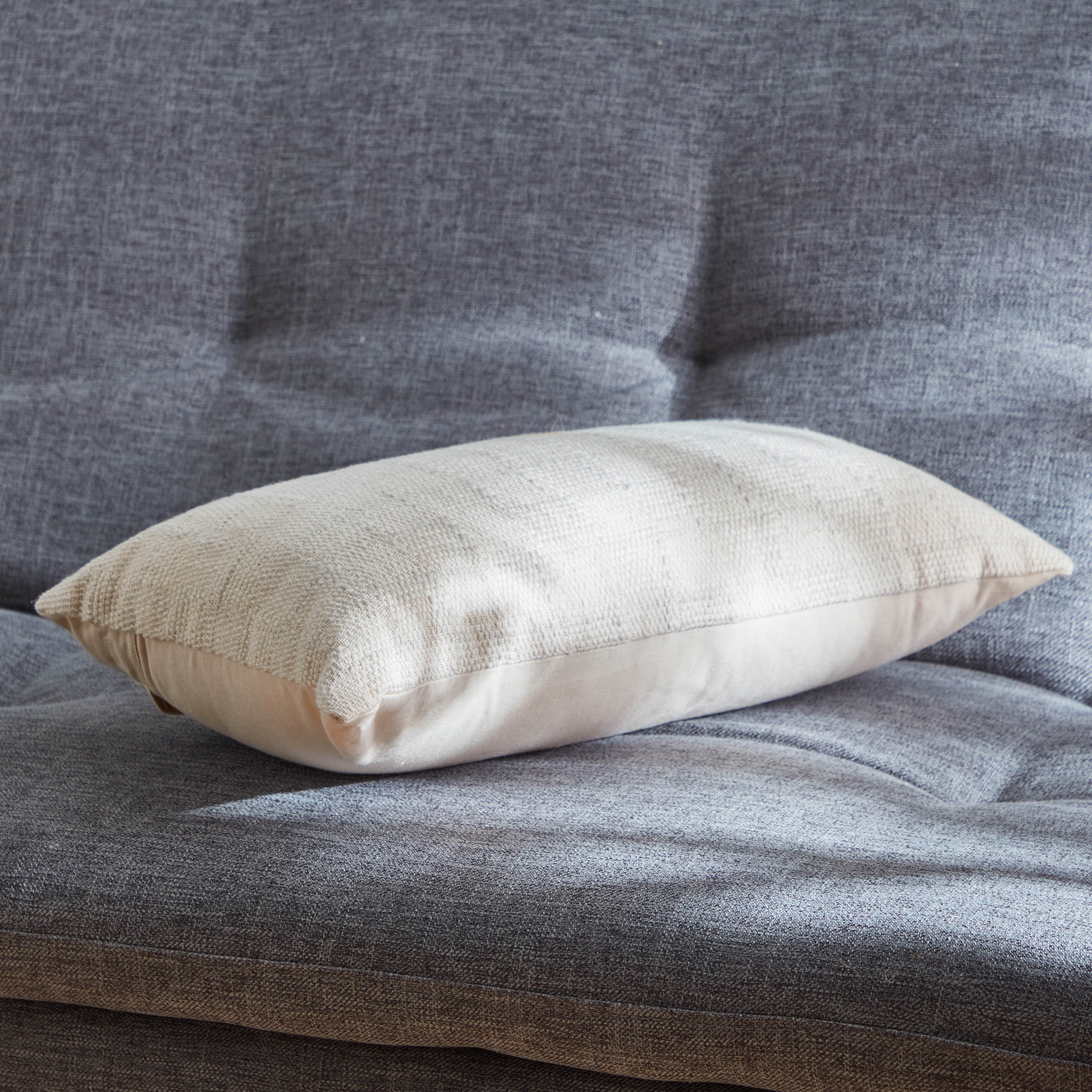 وسادة محشوة ستاب من لينش - 30x50 سم-hbxlivingroom-furnishings-cushionsandcovers-filledcushions-image-3