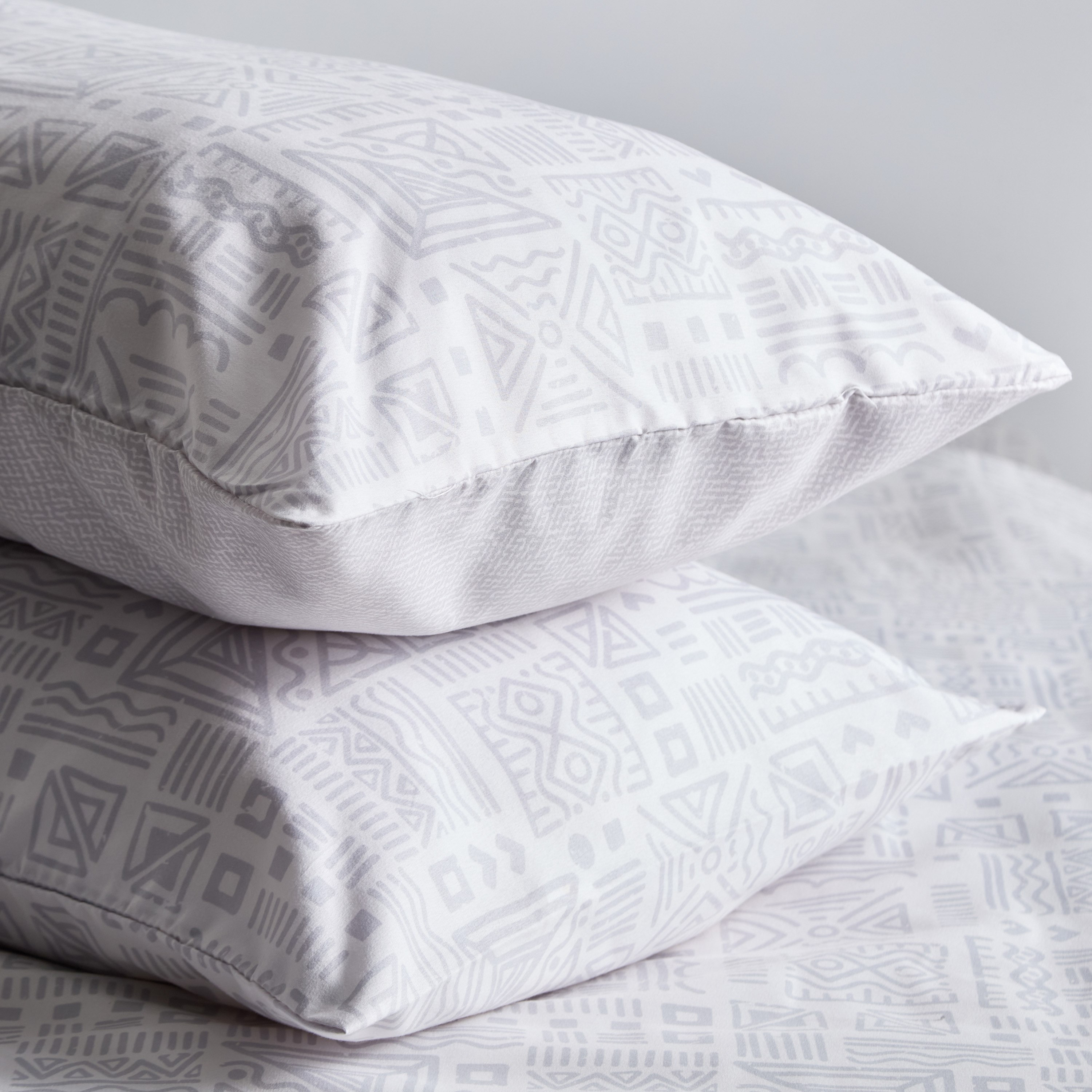 طقم أغطية وسائد بطبعات من الألياف الدقيقة قطعتين رين من ماتريكس - 50x75 سم-hbxhomeware-hbxbedroom-image-4