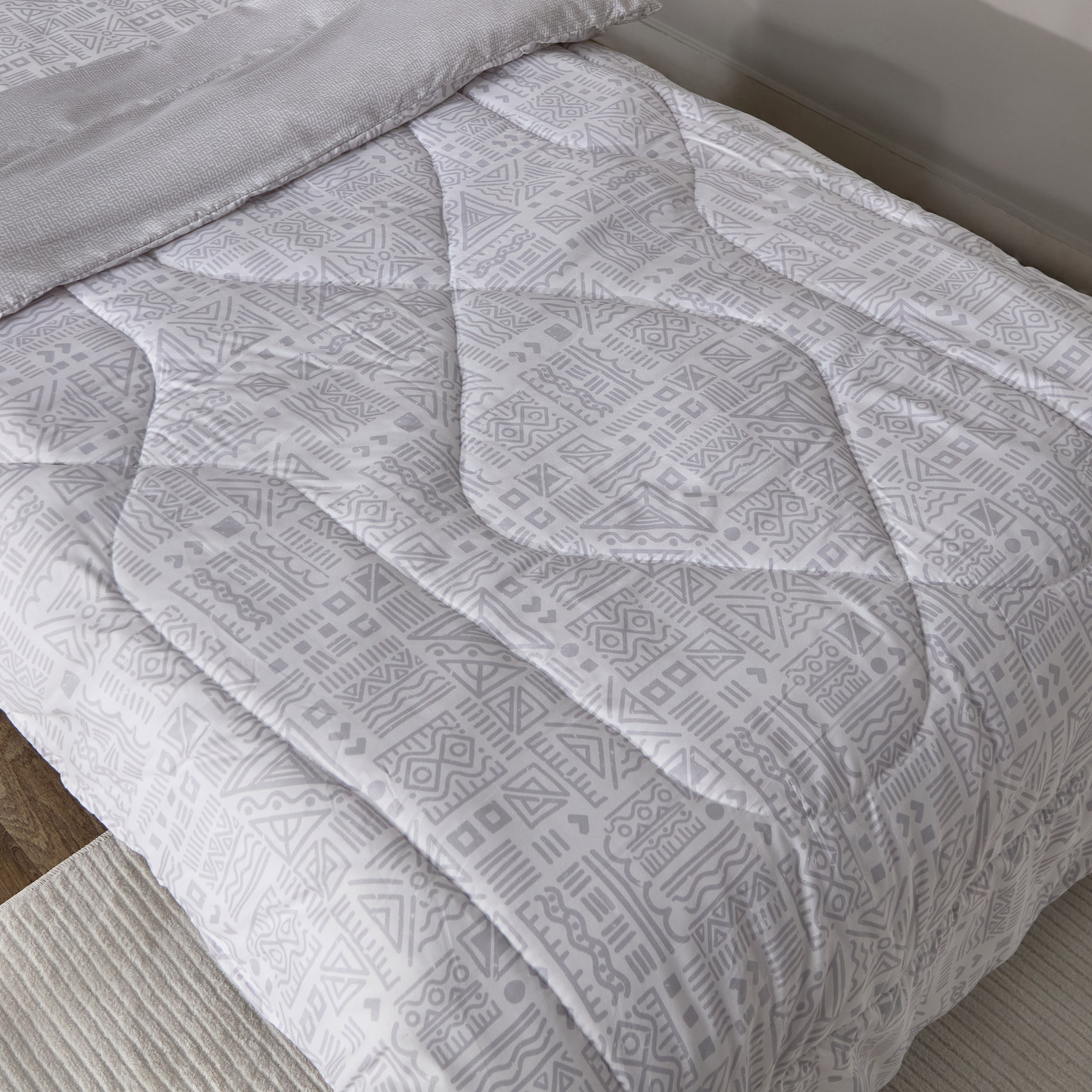لحاف فردي من الألياف الدقيقة رين من ماتريكس - 135x220 سم-hbxkidsandyouth-beddingandfurnishings-comfortersets-image-3