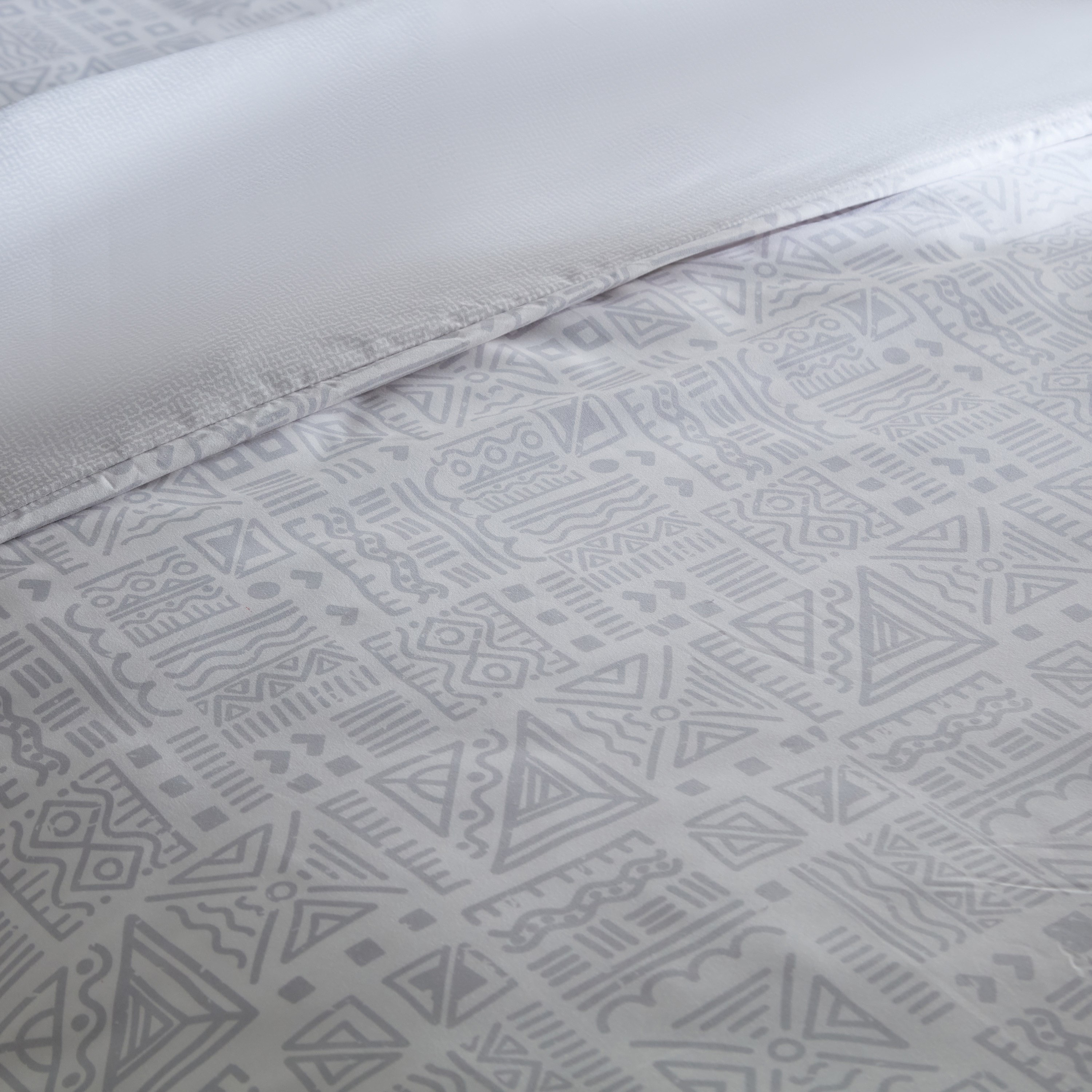 طقم غطاء لحاف كوين كينج 3 قطع من الألياف الدقيقة بطبعات رين من ماتريكس - 220x220 سم-PROMO_HB_AE_B1G1_250925-image-4