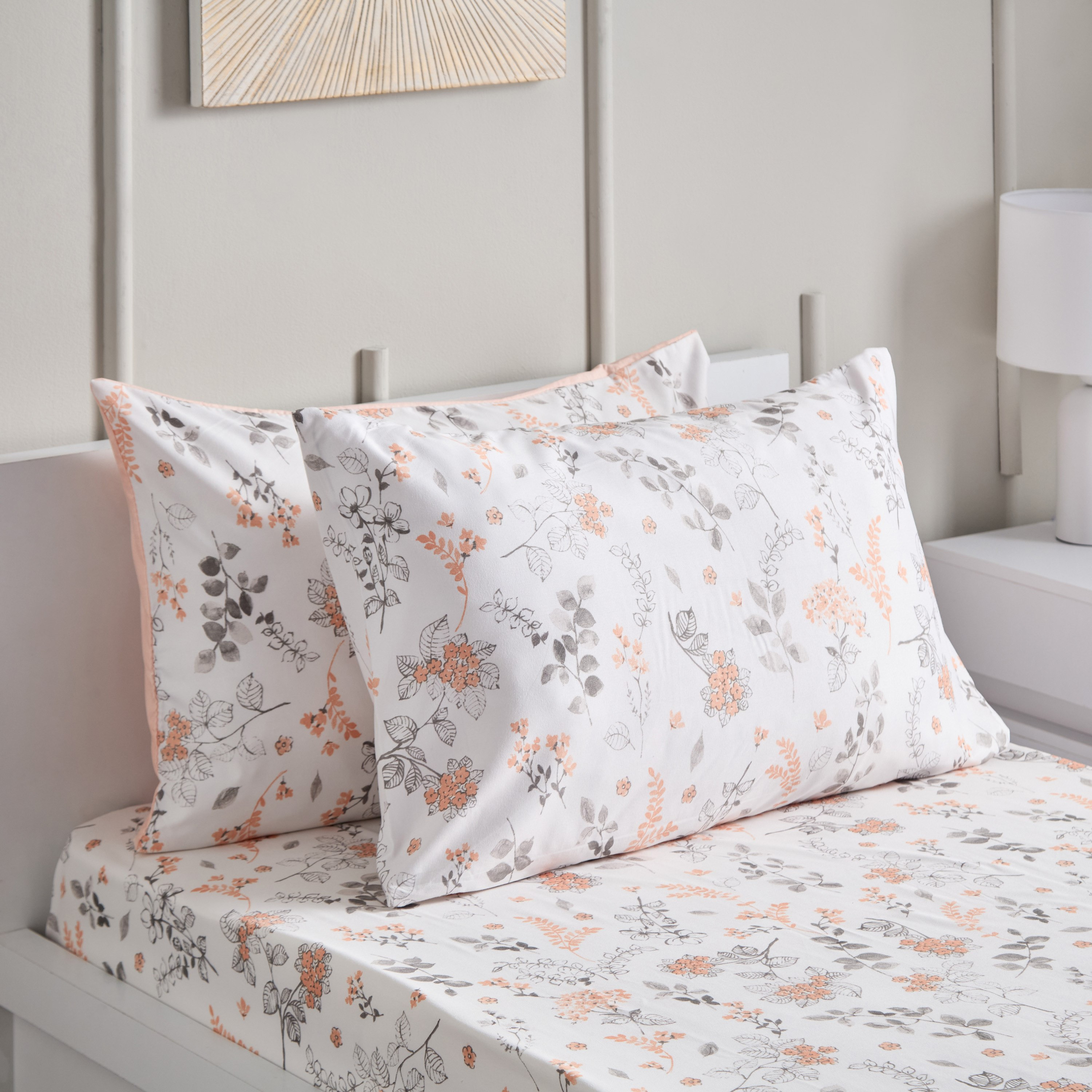 طقم غطاء وسادة مايكروفايبر مطبوع من ماتريكس مالطا مكون من قطعتين - 50x75 سم-hbxhomeware-hbxbedroom-image-1