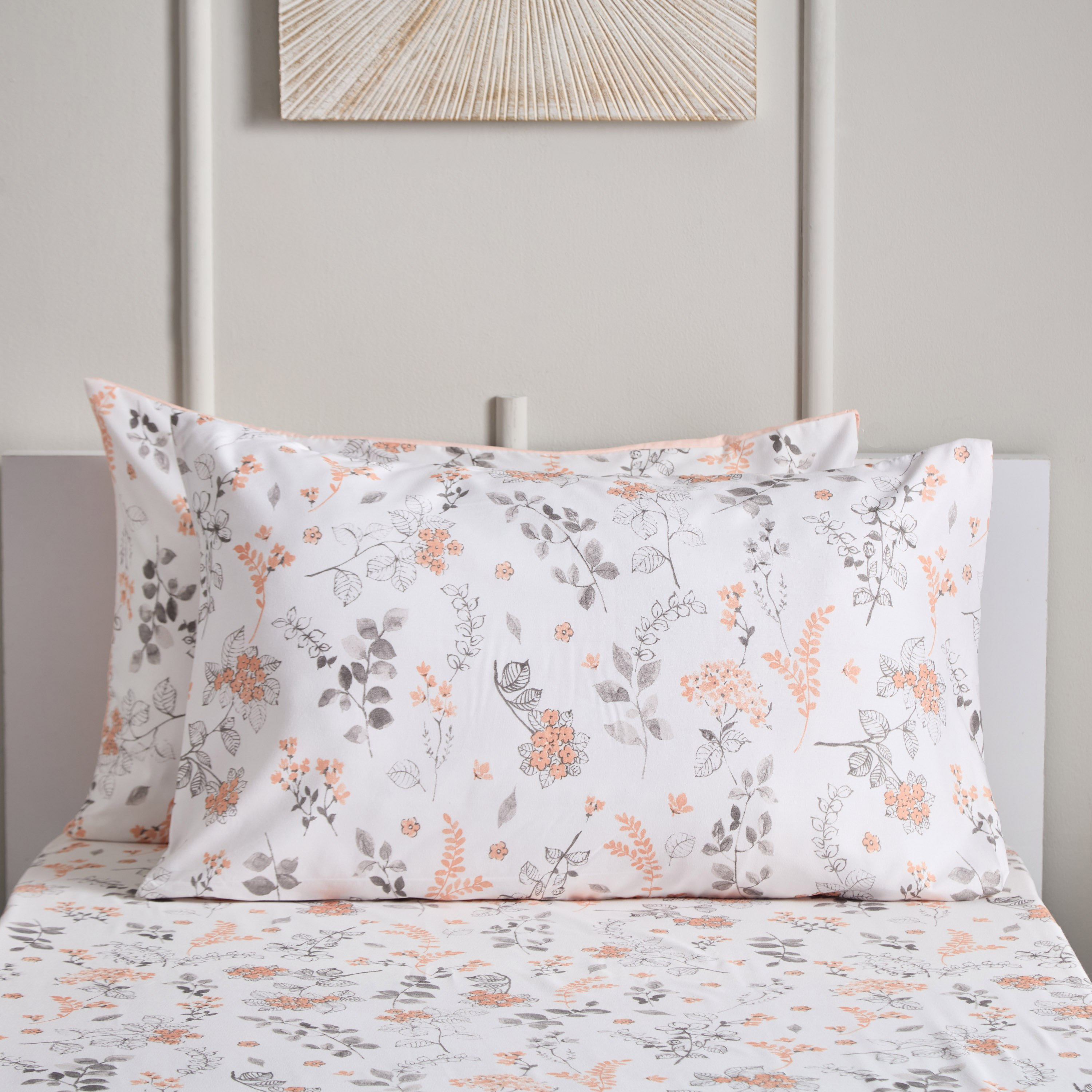 طقم غطاء وسادة مايكروفايبر مطبوع من ماتريكس مالطا مكون من قطعتين - 50x75 سم-hbxhomeware-hbxbedroom-image-2
