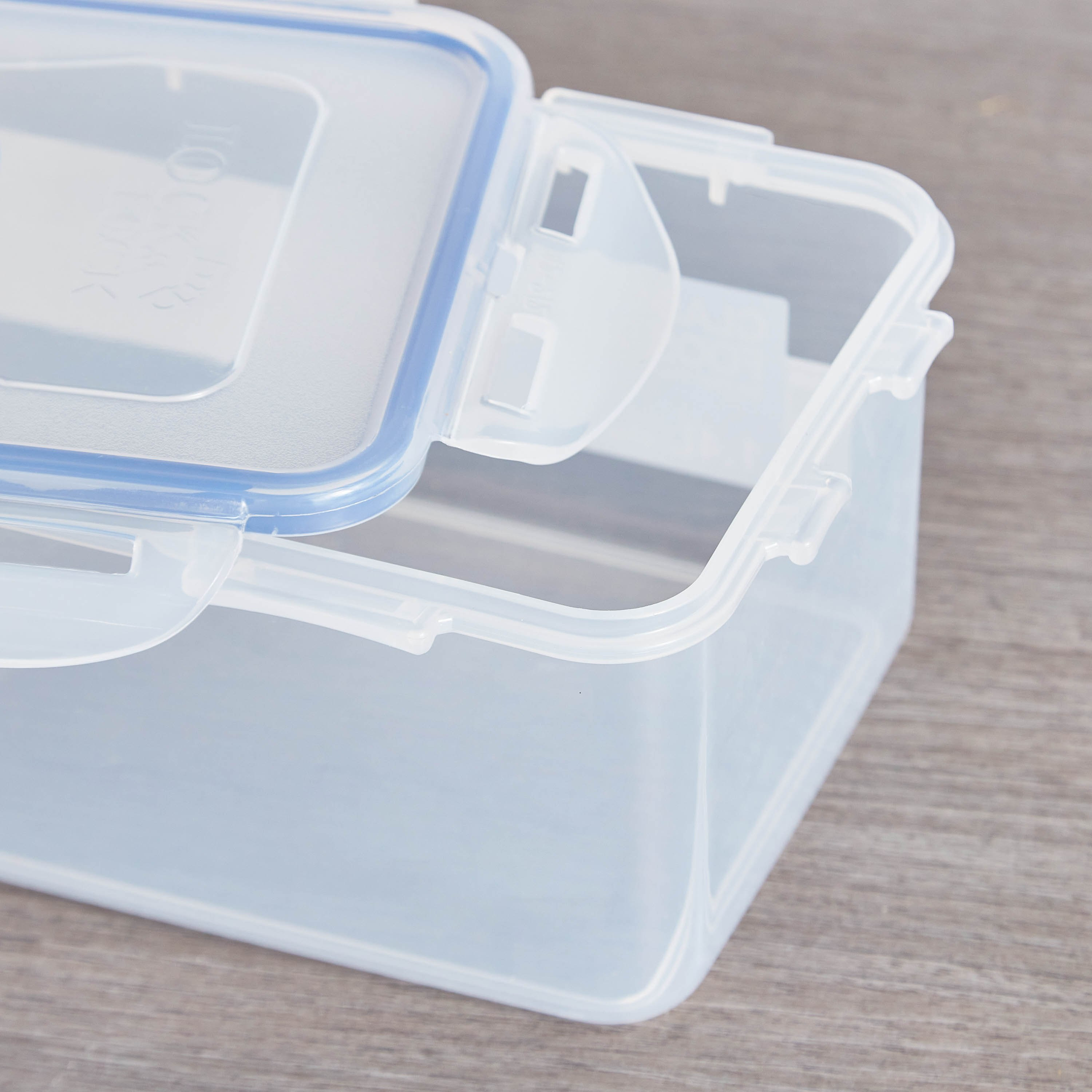 Lock & Lock Rectangular Food Container - 1.4 L-hbxhomeware-hbxkitchen-image-4