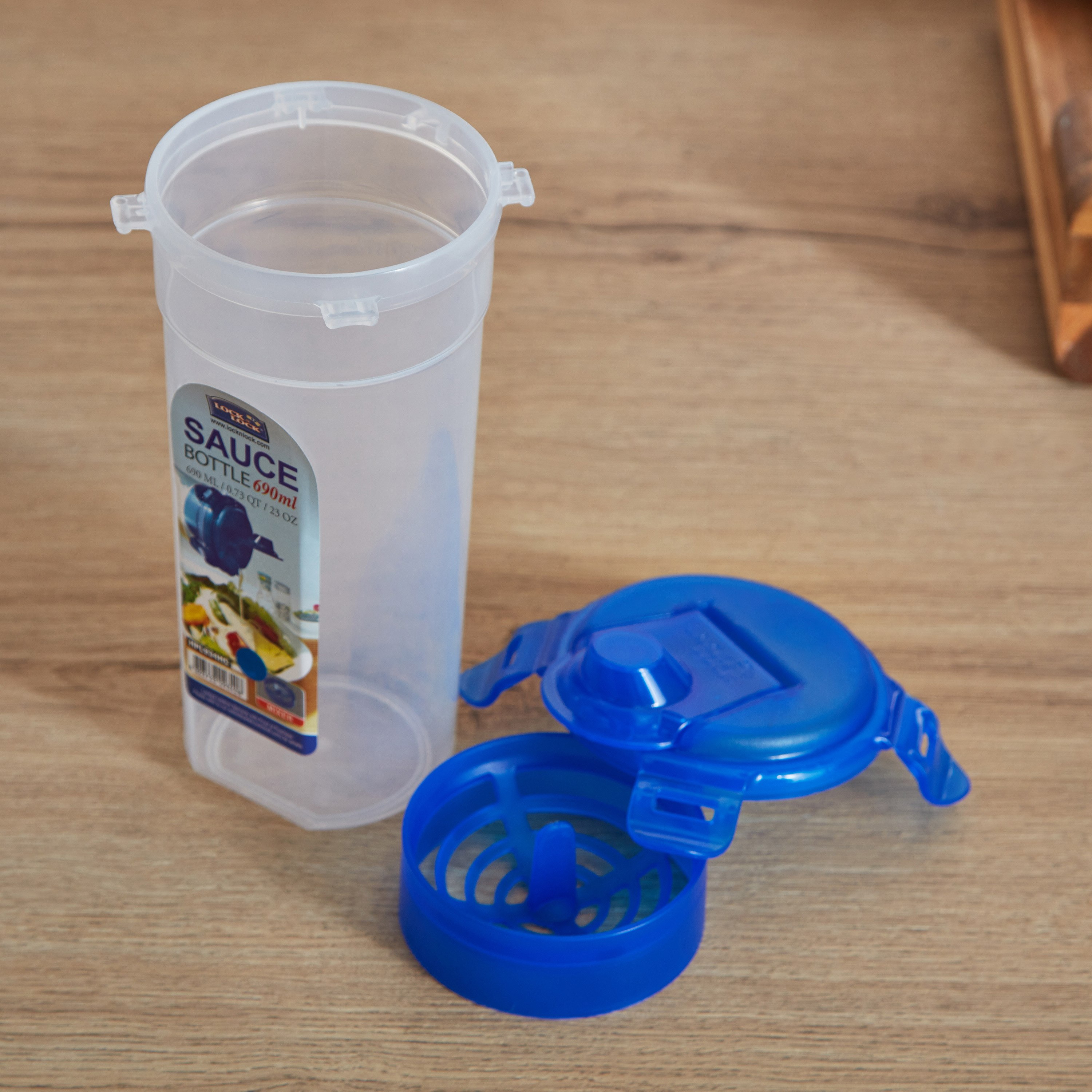 Lock & Lock Round Sauce Bottle with Mixer - 690 ml-hbxhomeware-hbxkitchen-image-3