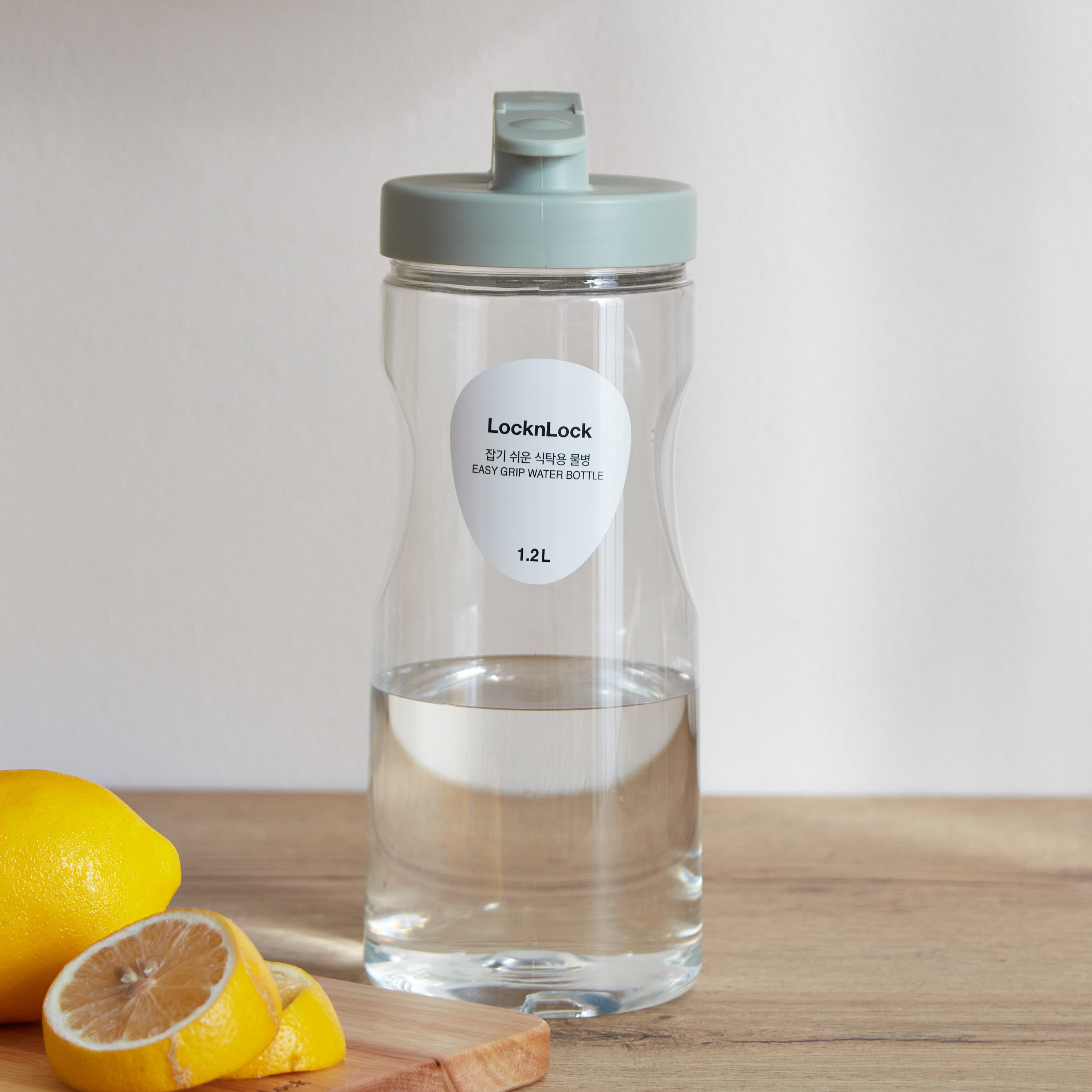 قارورة مياه سهلة الإمساك من لوك آند لوك - 1.2 لتر-hbxhomeware-hbxkitchen-image-1