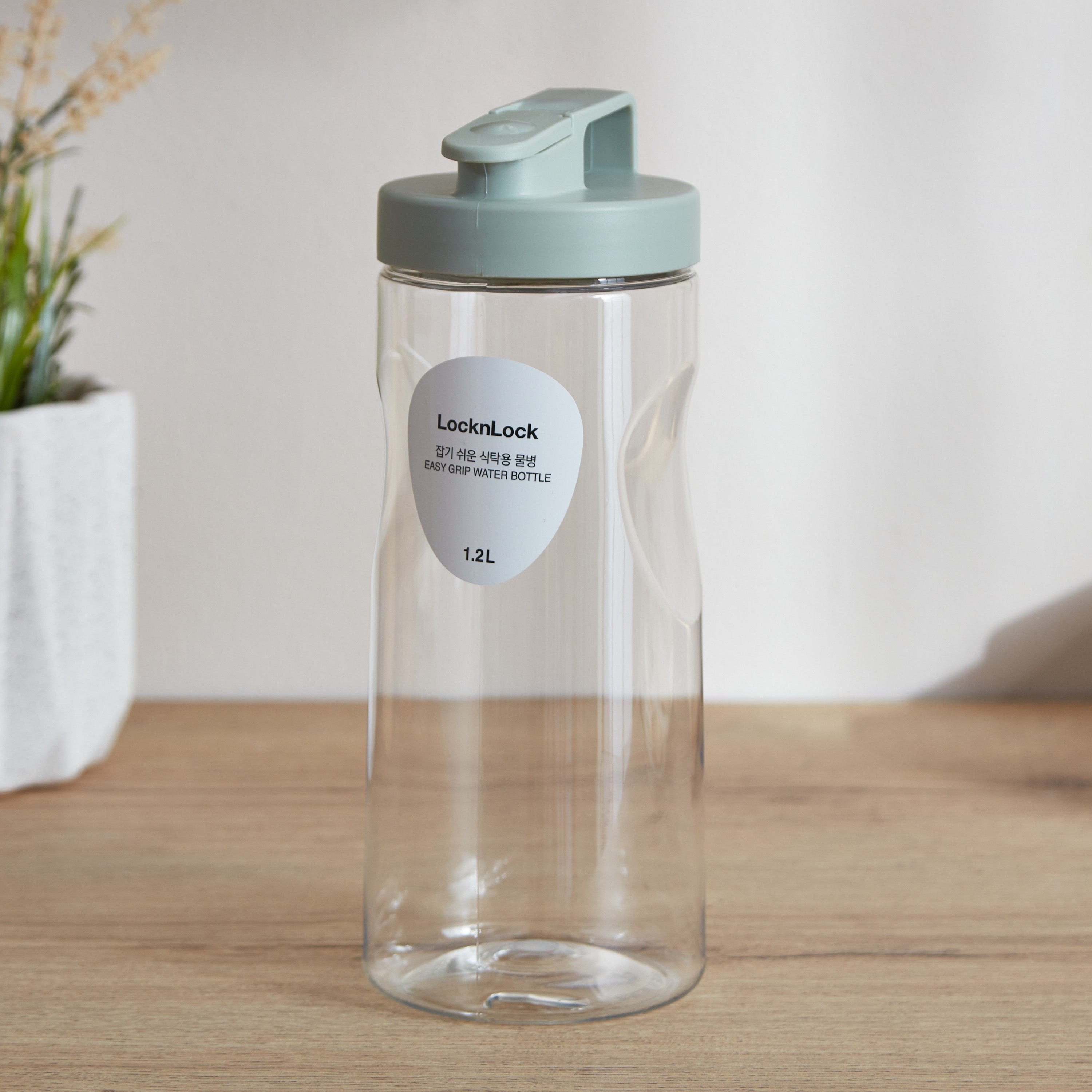 قارورة مياه سهلة الإمساك من لوك آند لوك - 1.2 لتر-hbxhomeware-hbxkitchen-image-2